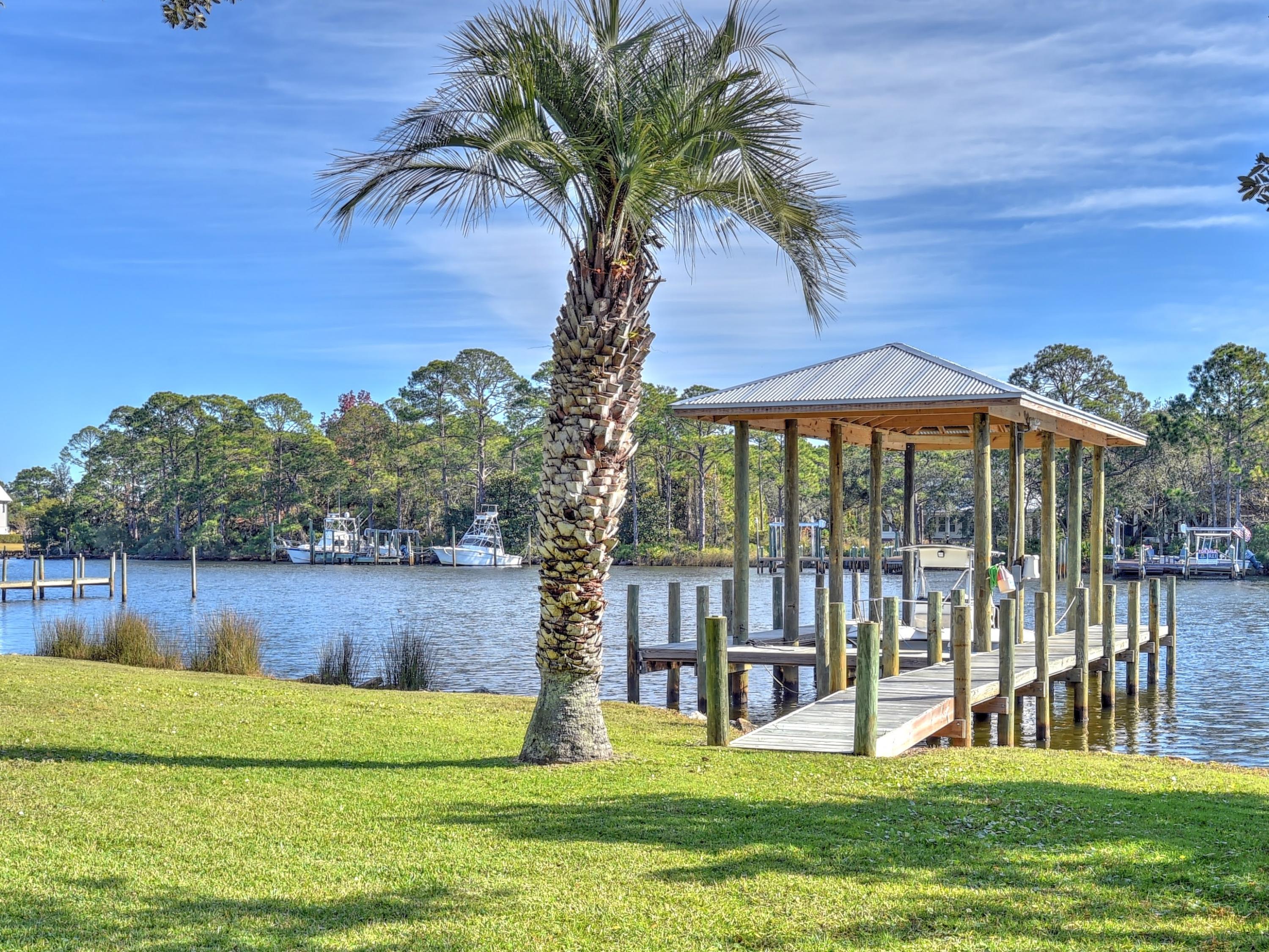 HARBOR OAKS - Residential