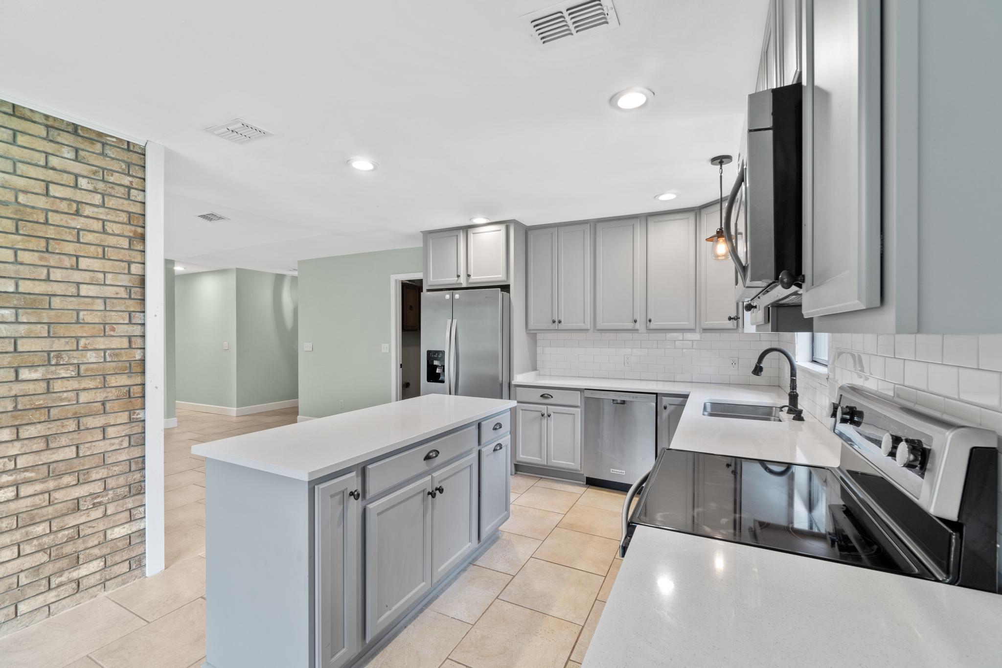 BLUEWATER BAY VILLAGE 1B - Residential