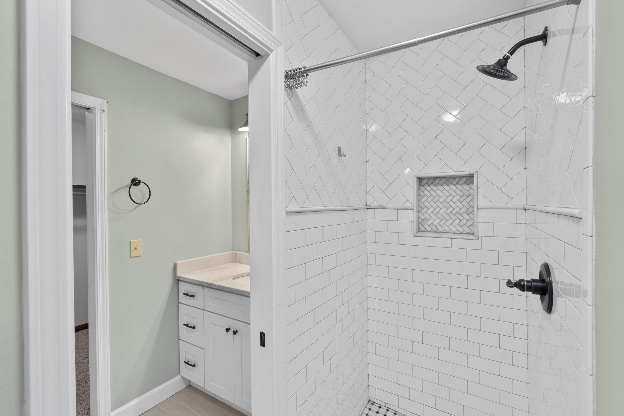 BLUEWATER BAY VILLAGE 1B - Residential