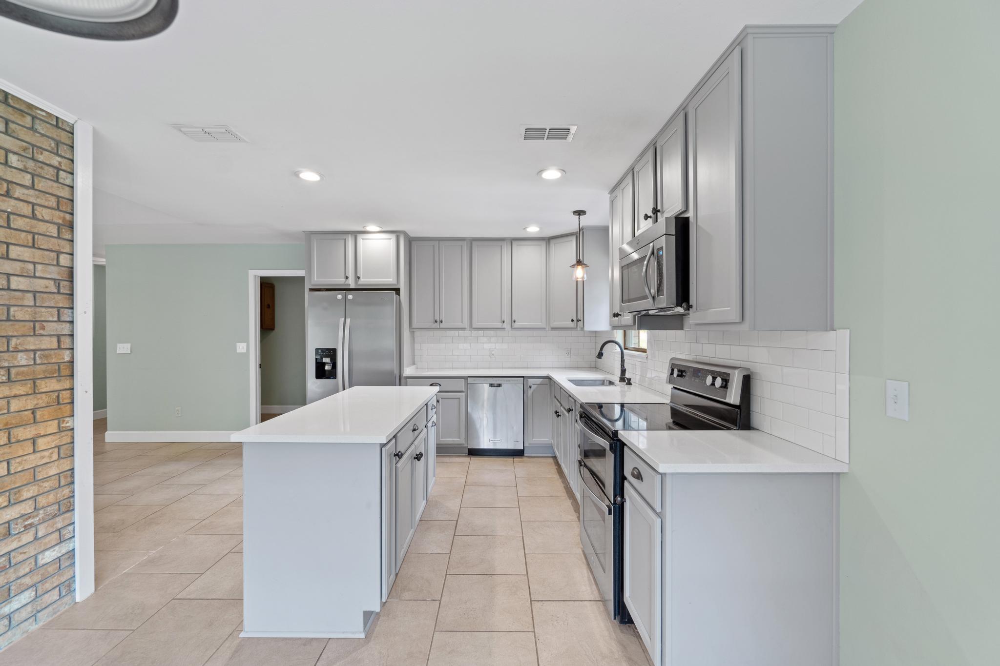 BLUEWATER BAY VILLAGE 1B - Residential