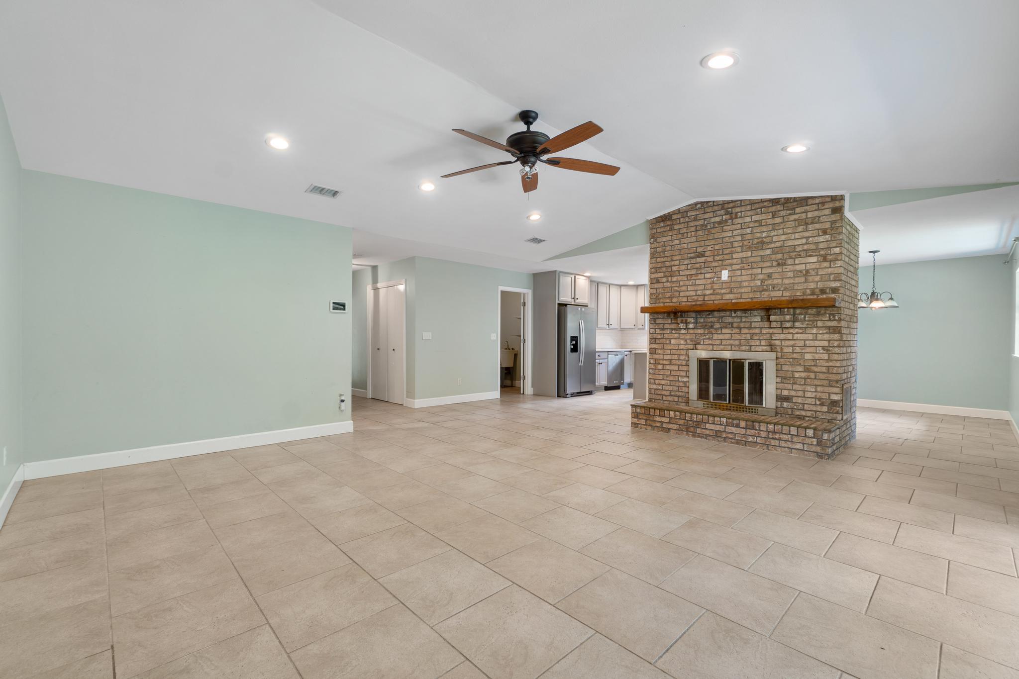 BLUEWATER BAY VILLAGE 1B - Residential