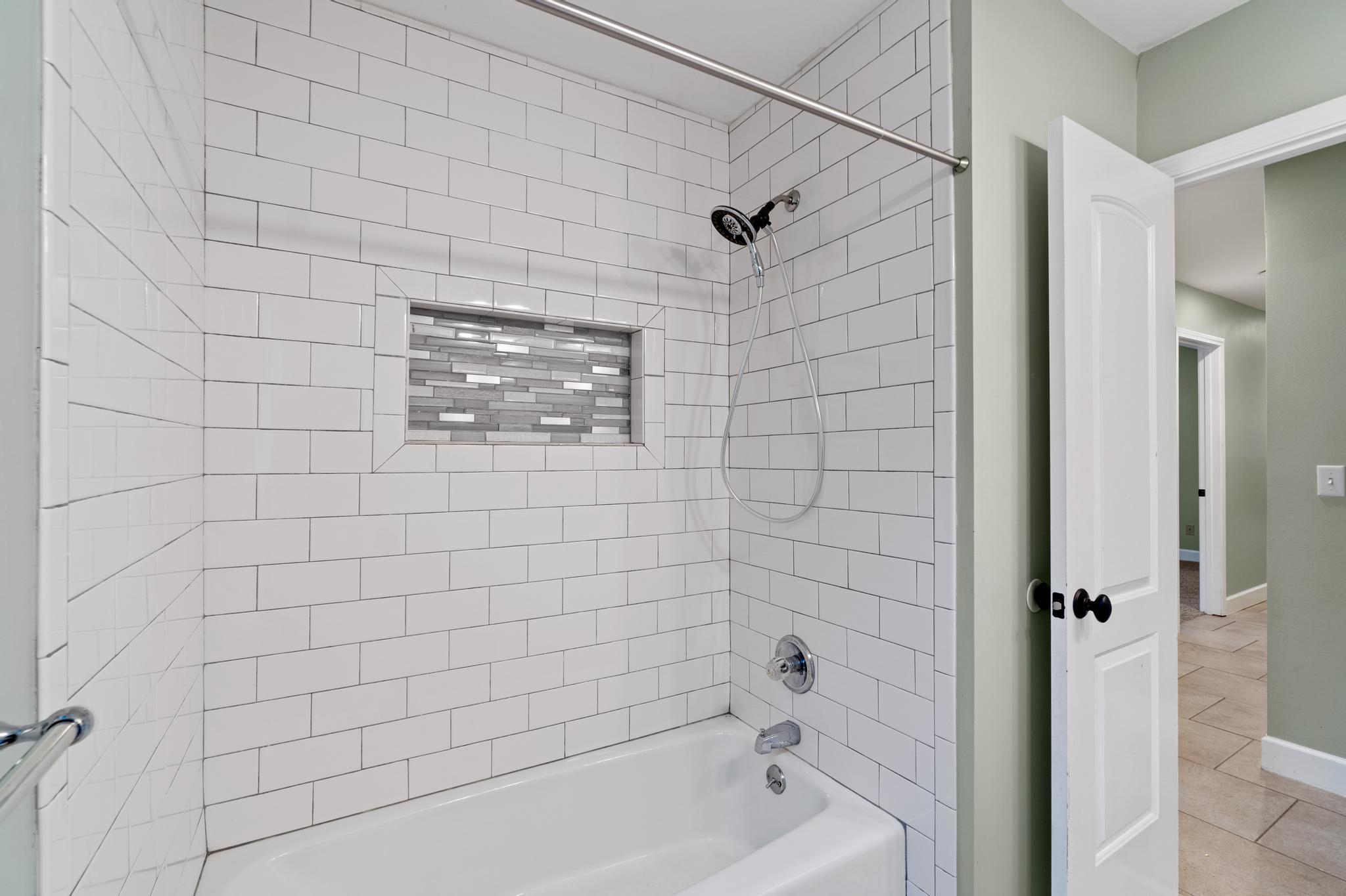 BLUEWATER BAY VILLAGE 1B - Residential