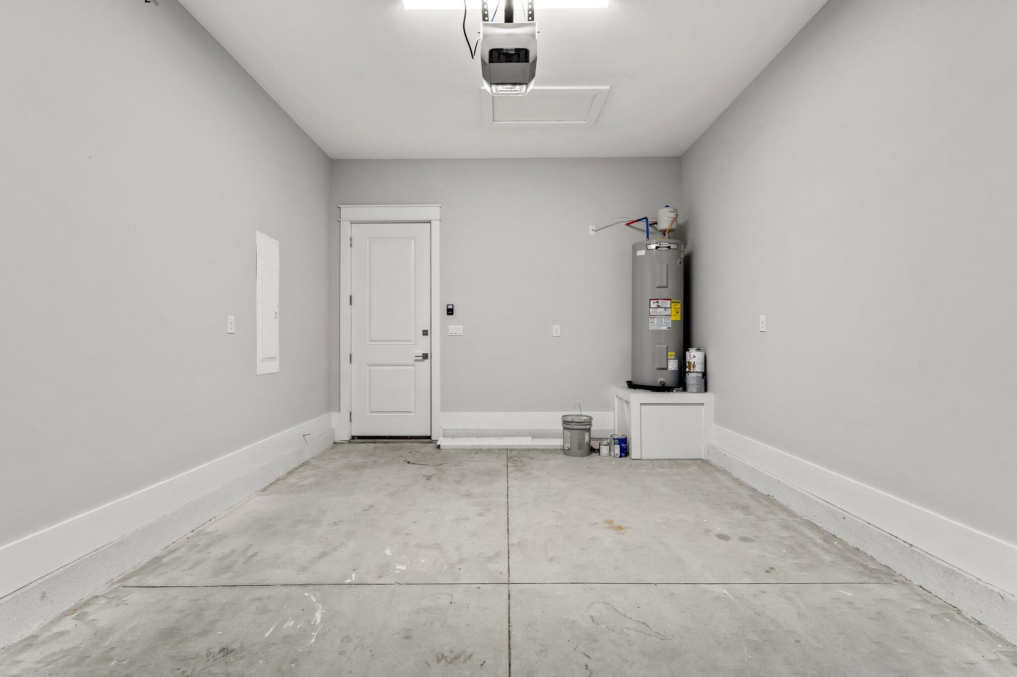 GRAYTON BAYOU - Residential Lease