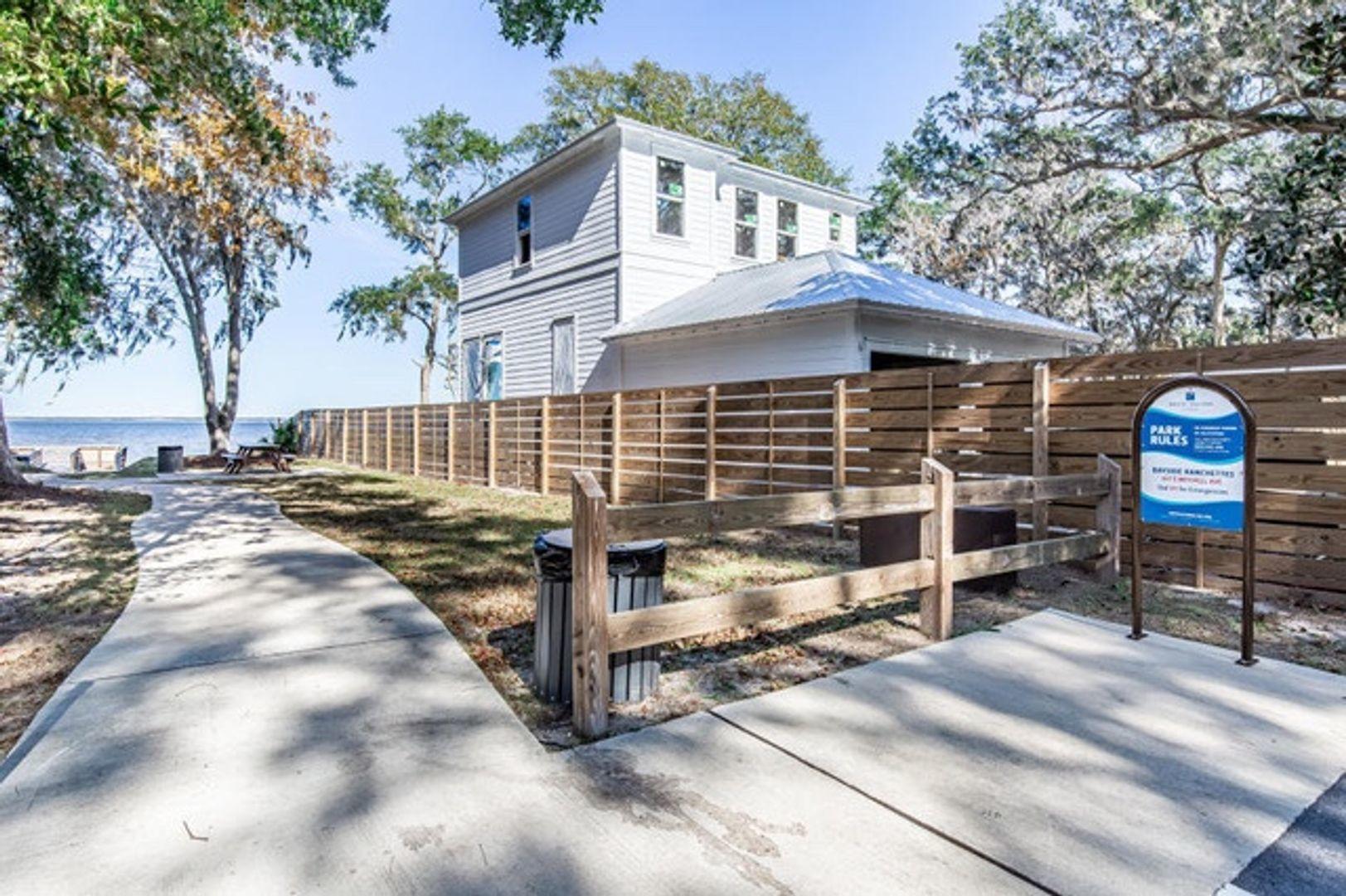 GRAYTON BAYOU - Residential Lease