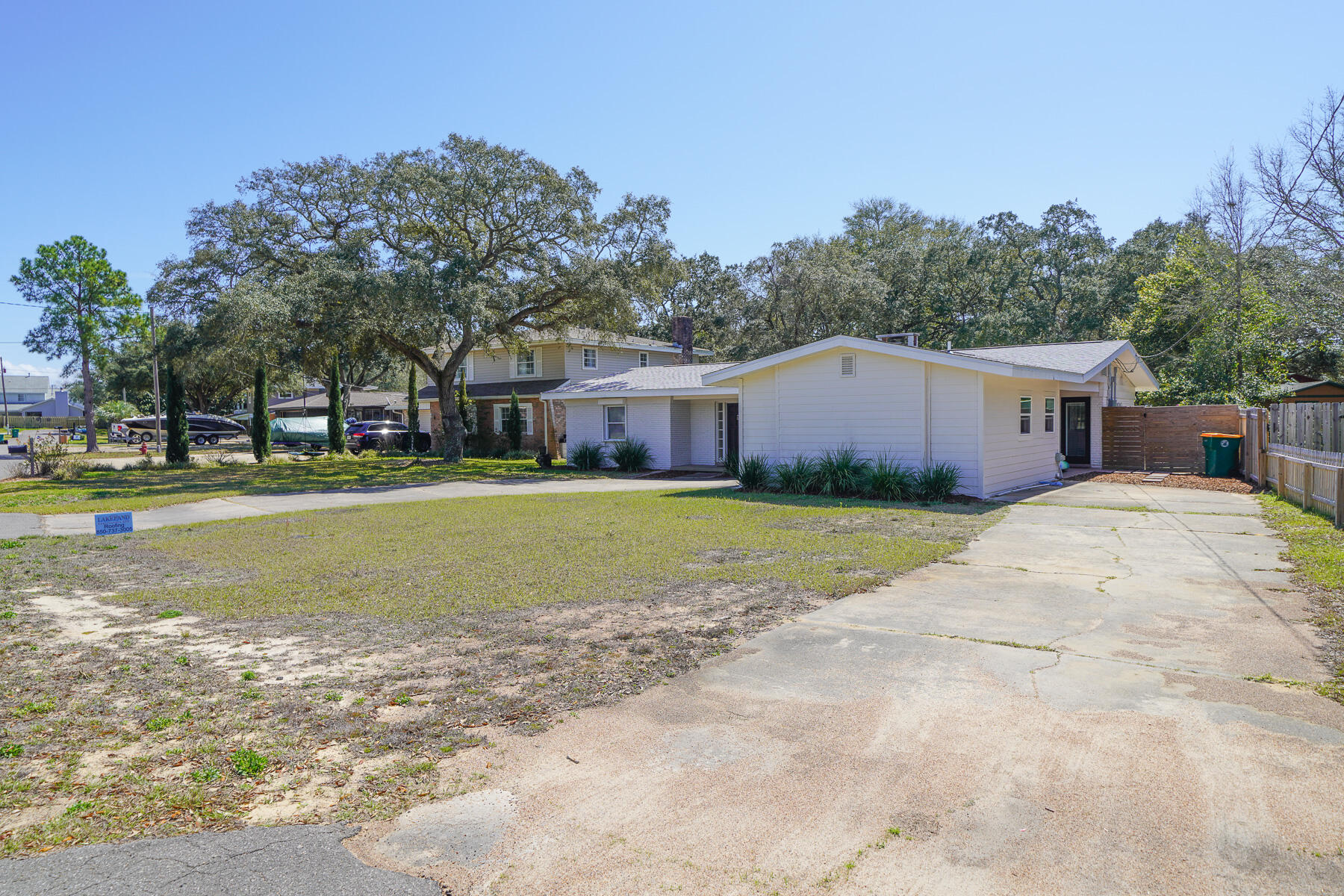 LAKE LORRAINE ESTATES - Residential