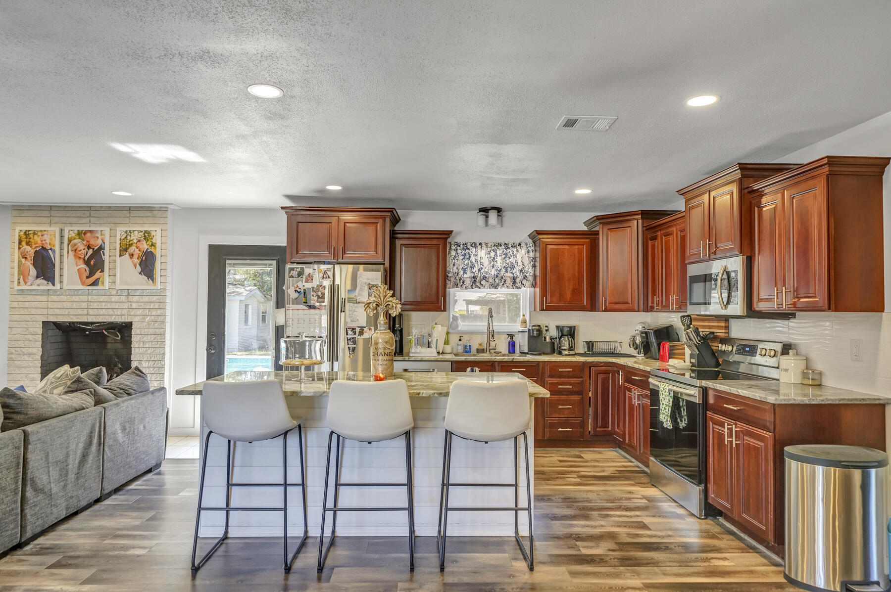 LAKE LORRAINE ESTATES - Residential