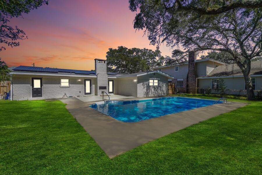 LAKE LORRAINE ESTATES - Residential