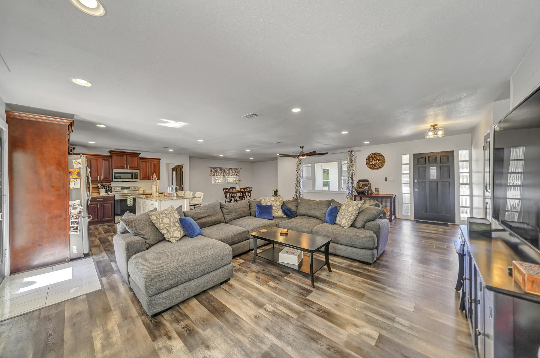 LAKE LORRAINE ESTATES - Residential