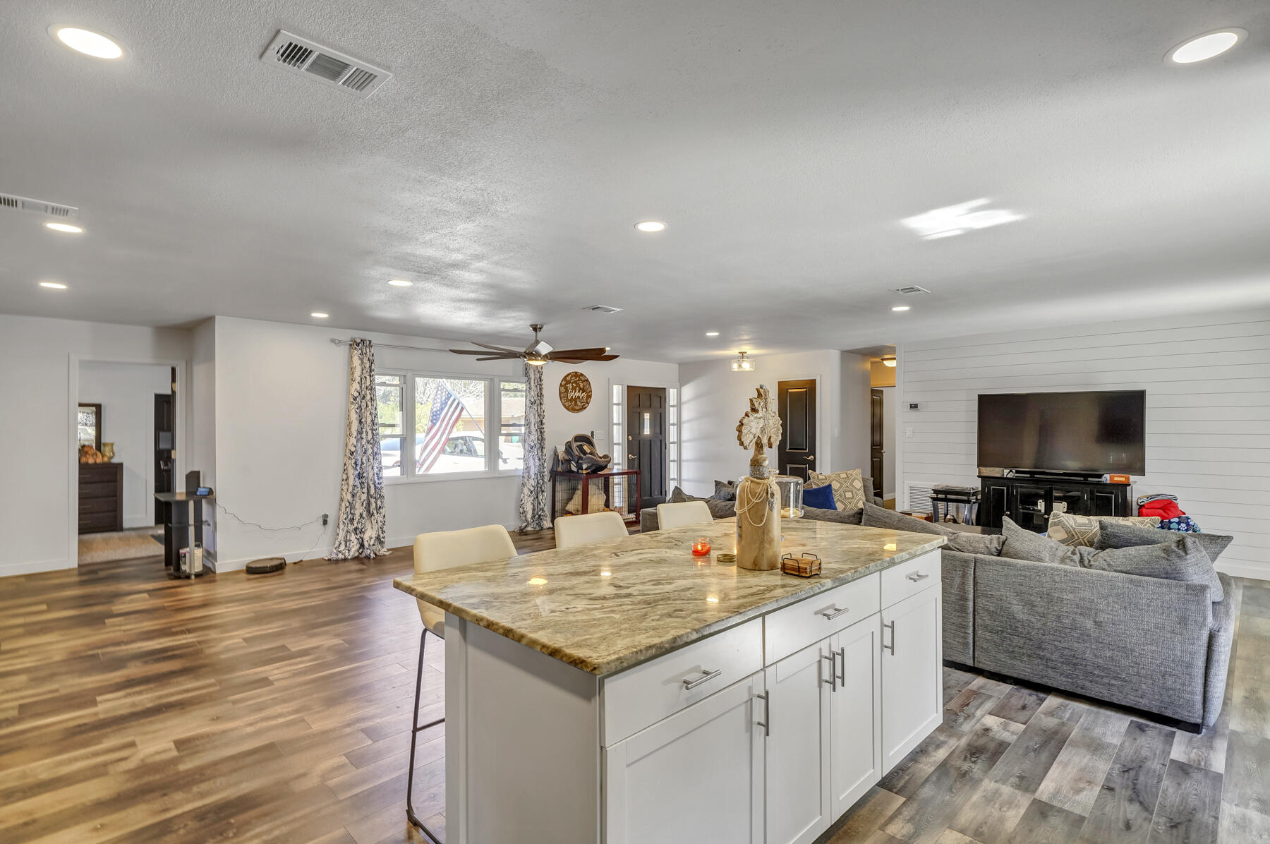 LAKE LORRAINE ESTATES - Residential