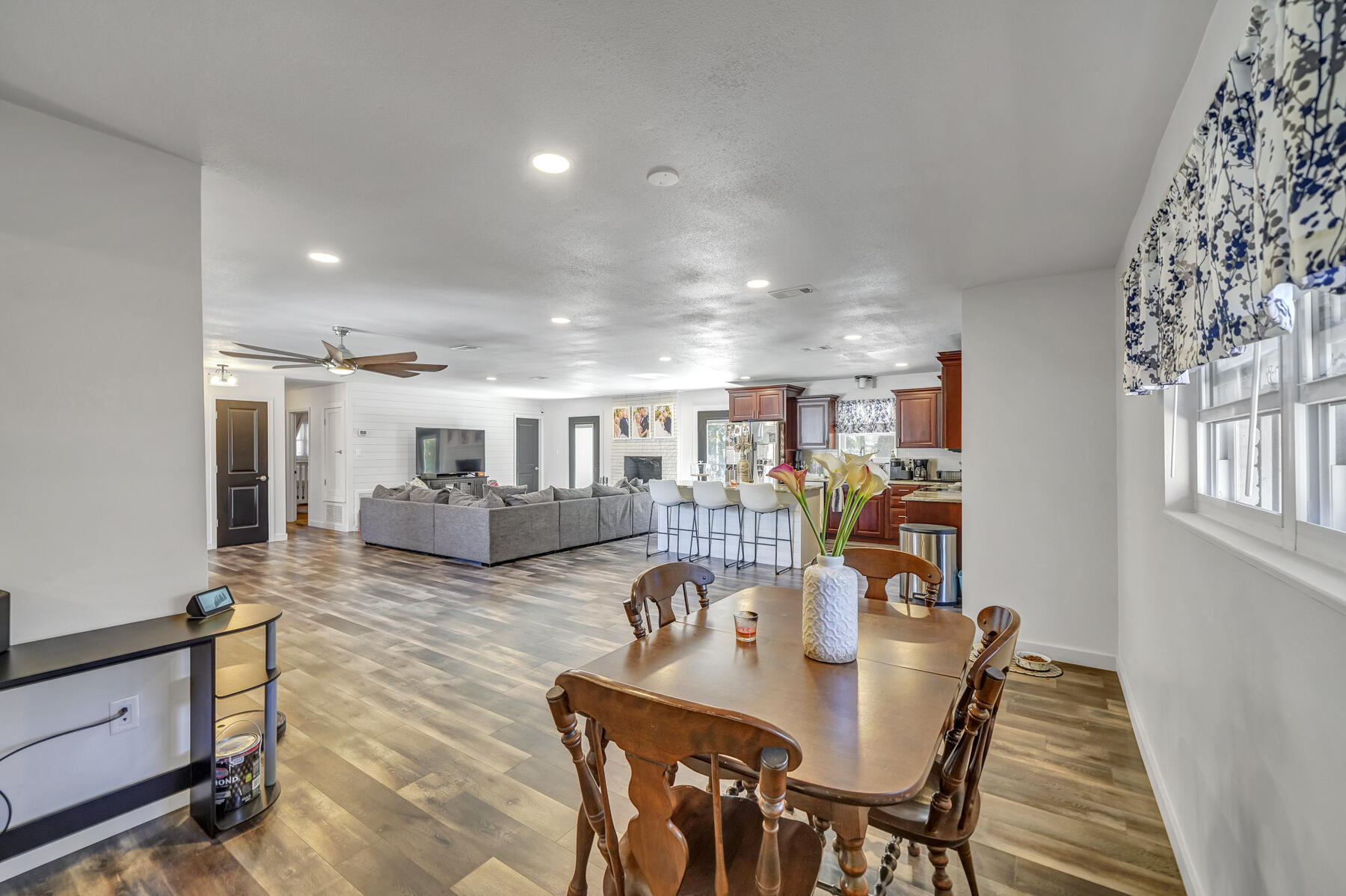 LAKE LORRAINE ESTATES - Residential