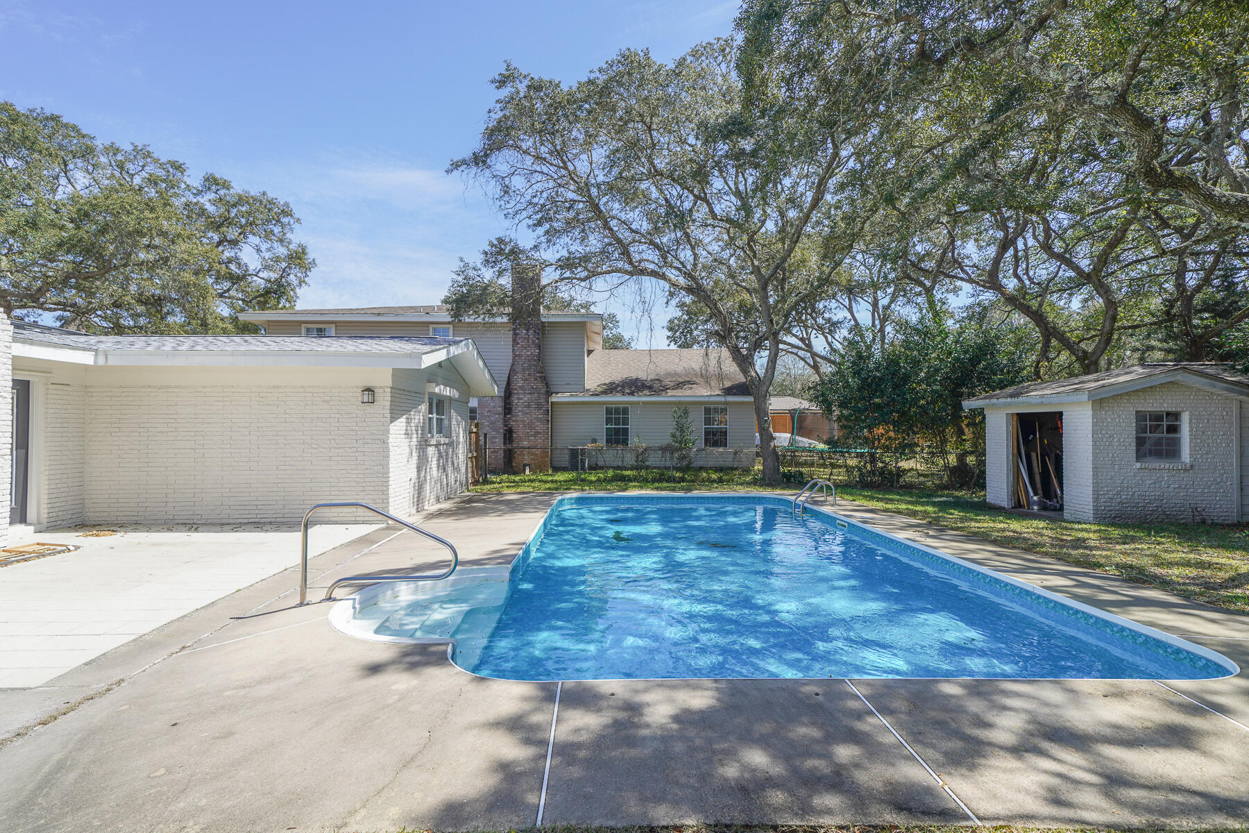 LAKE LORRAINE ESTATES - Residential