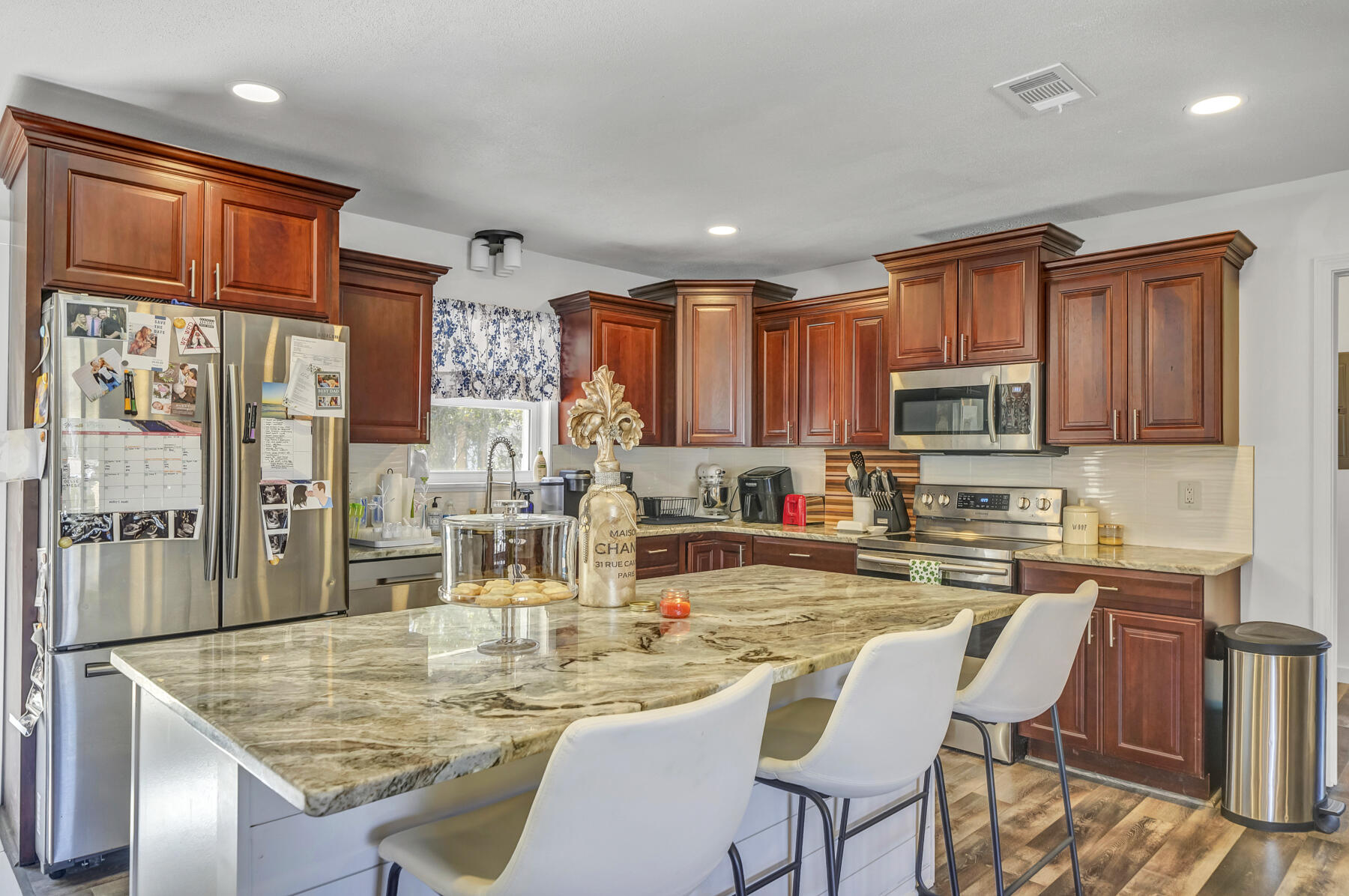 LAKE LORRAINE ESTATES - Residential