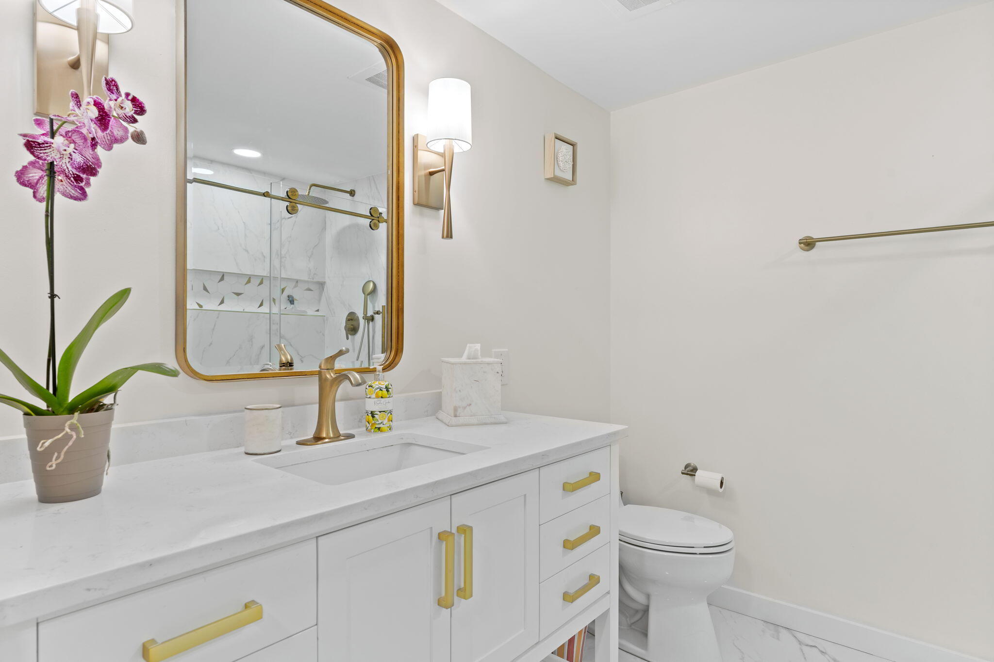 BAHIA CONDO - Residential