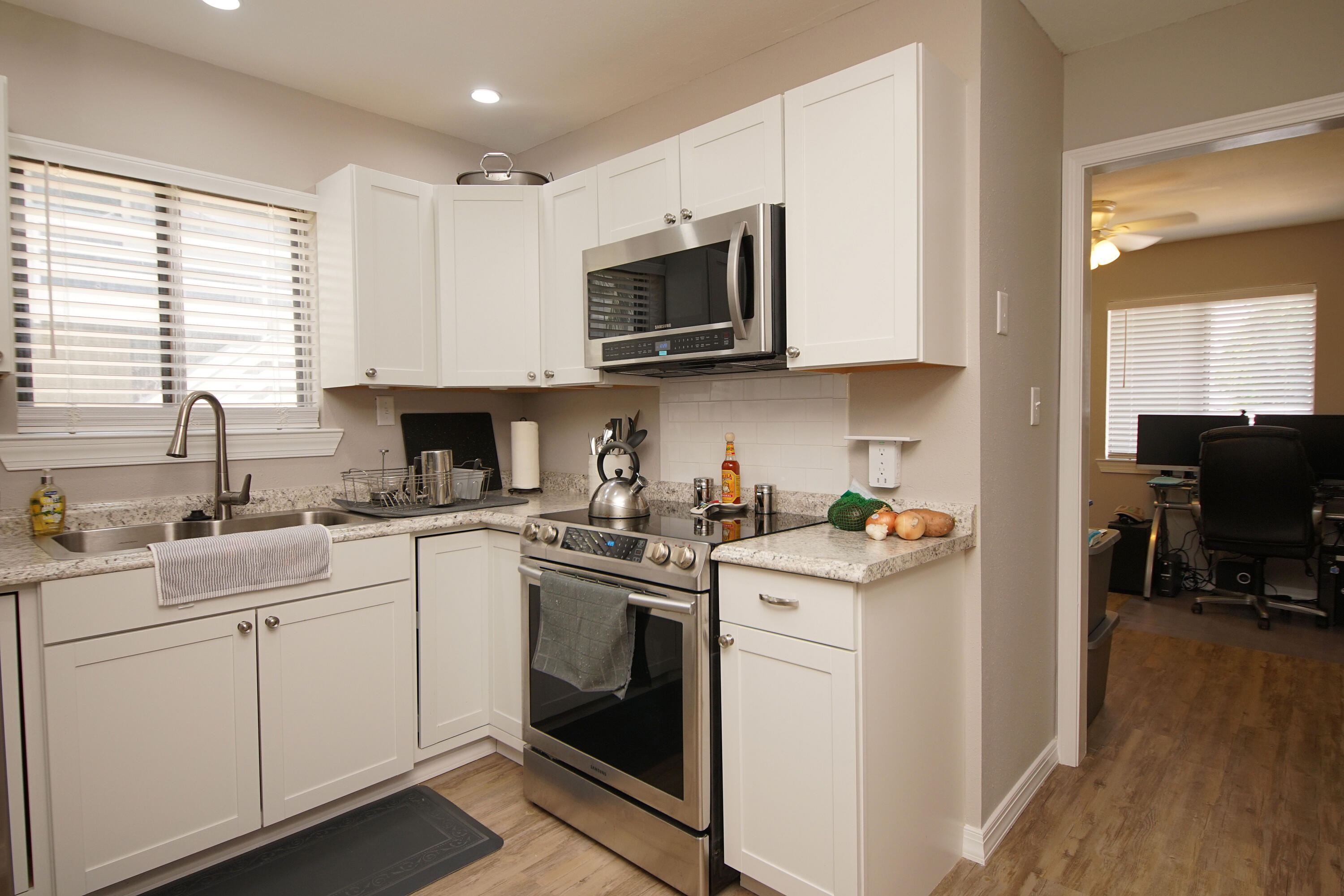 BAYVIEW WATERS CONDO - Residential