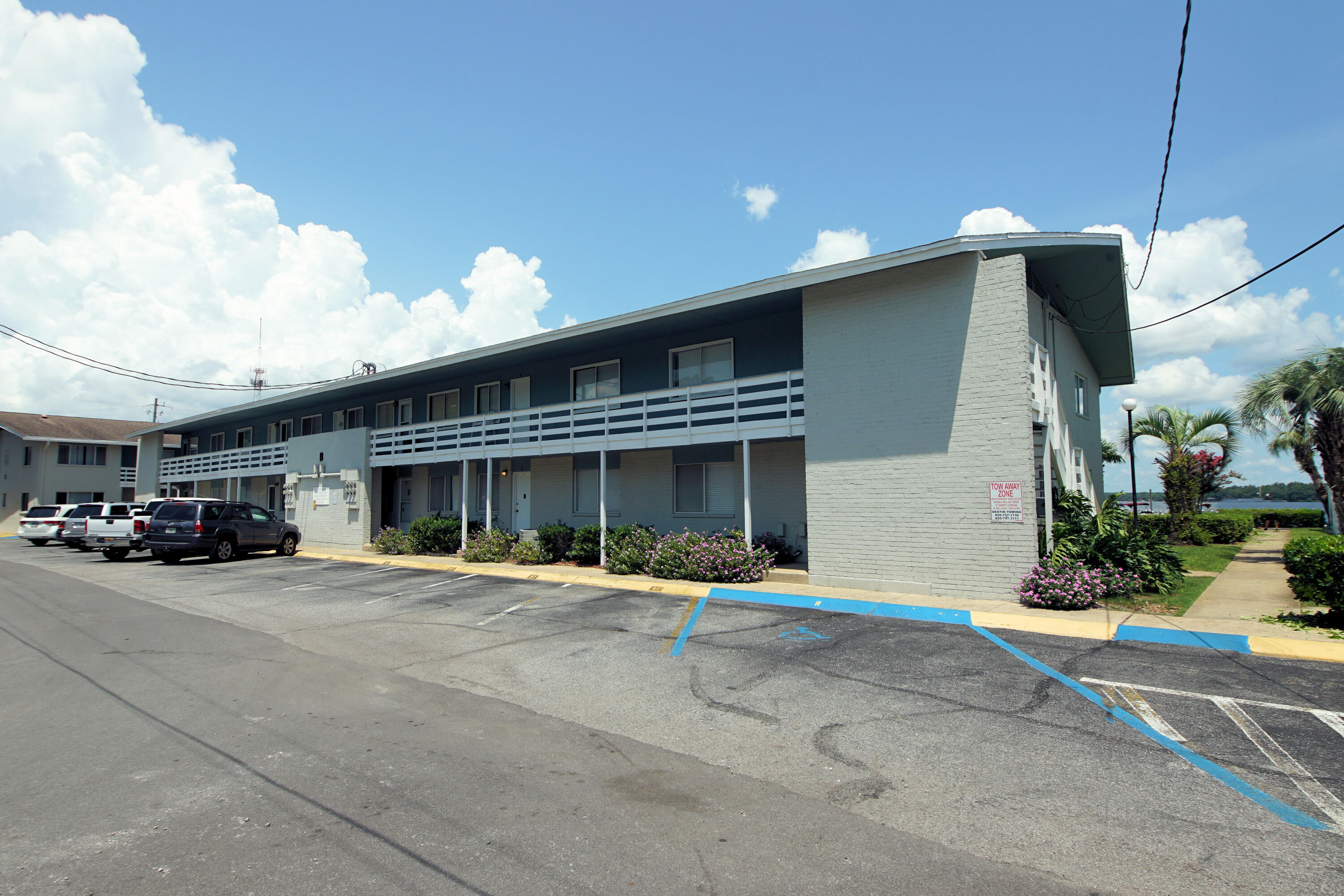 BAYVIEW WATERS CONDO - Residential