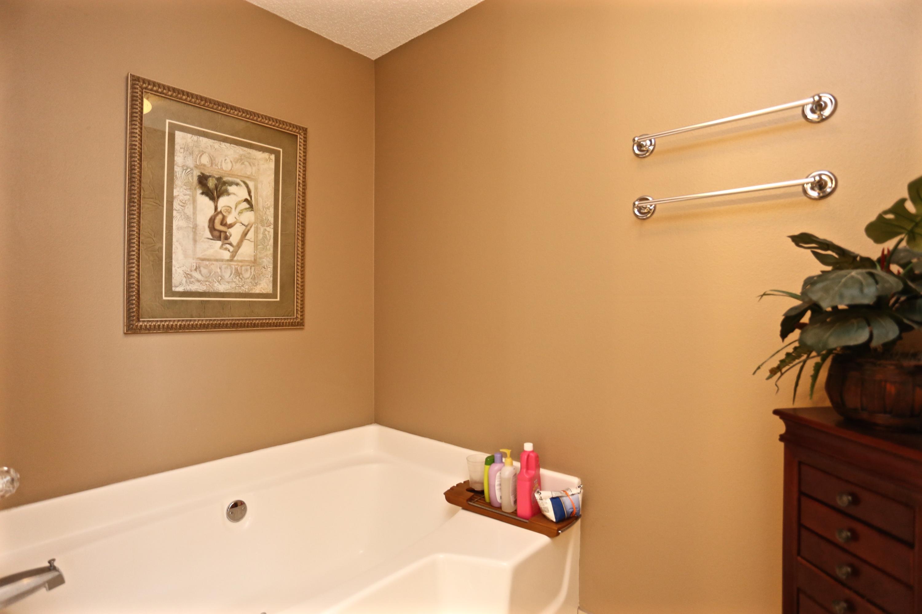 PARADISE RETREAT - Residential