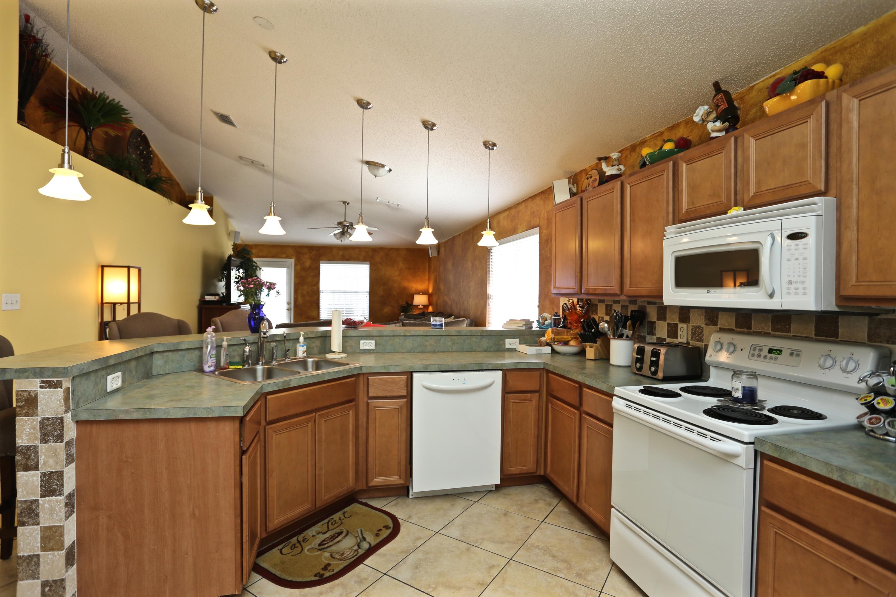 PARADISE RETREAT - Residential