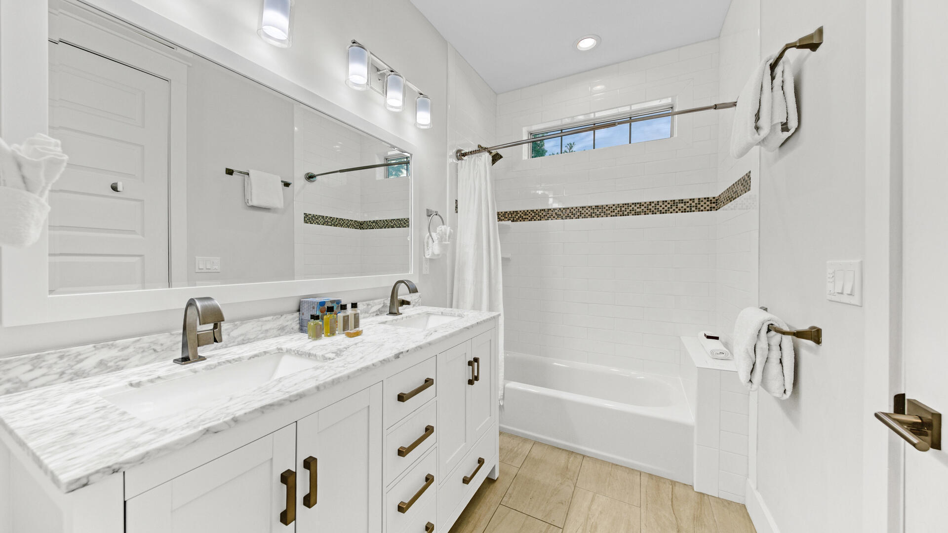 SHADOW PINES - Residential