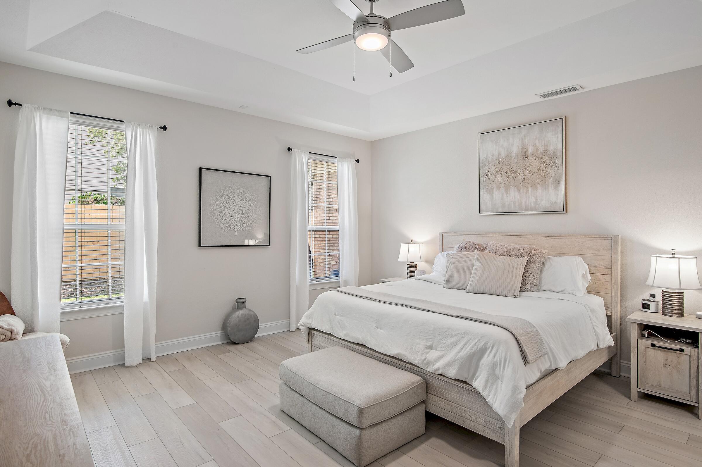 DIAMOND LAKES - Residential