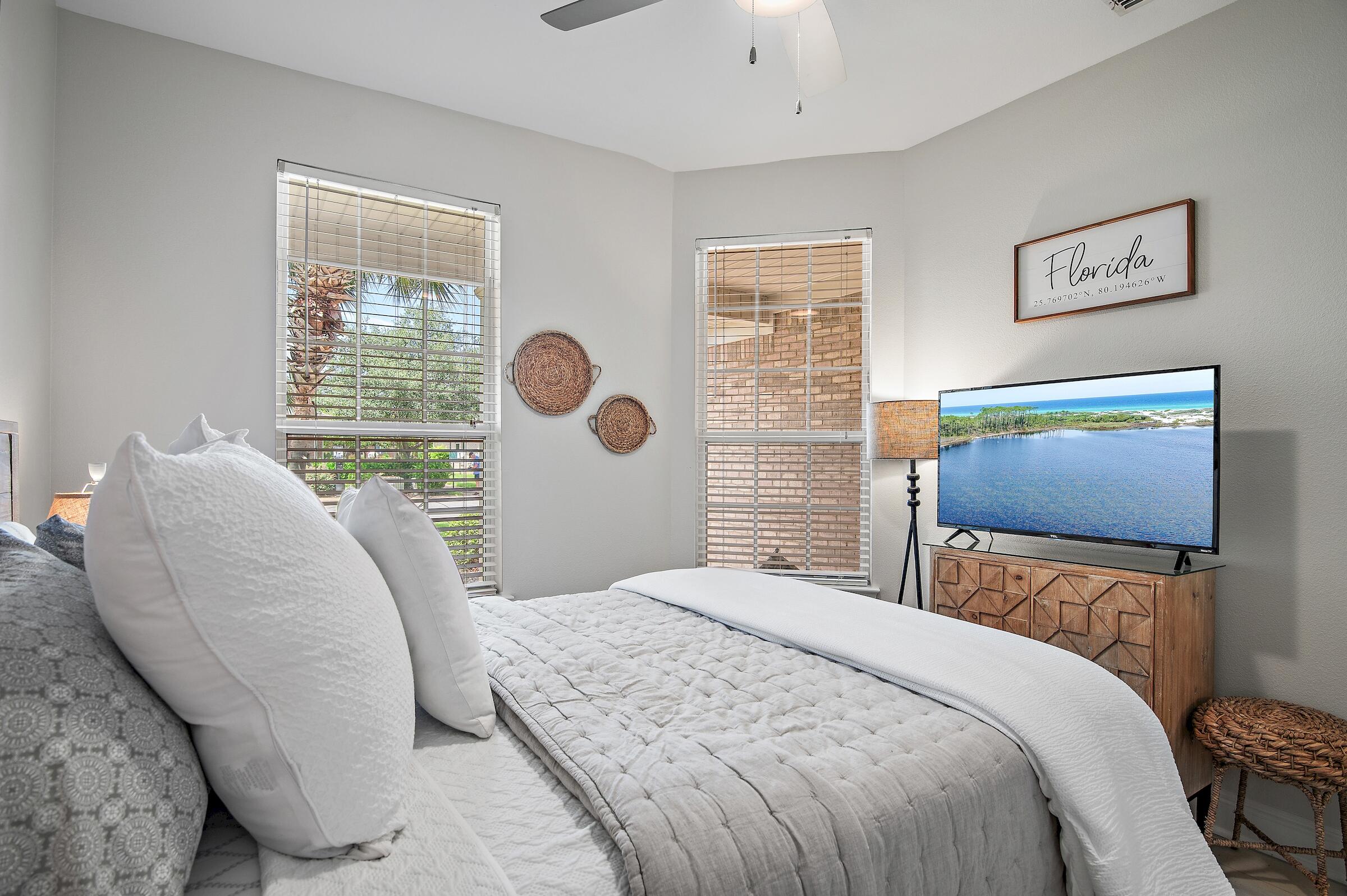 DIAMOND LAKES - Residential