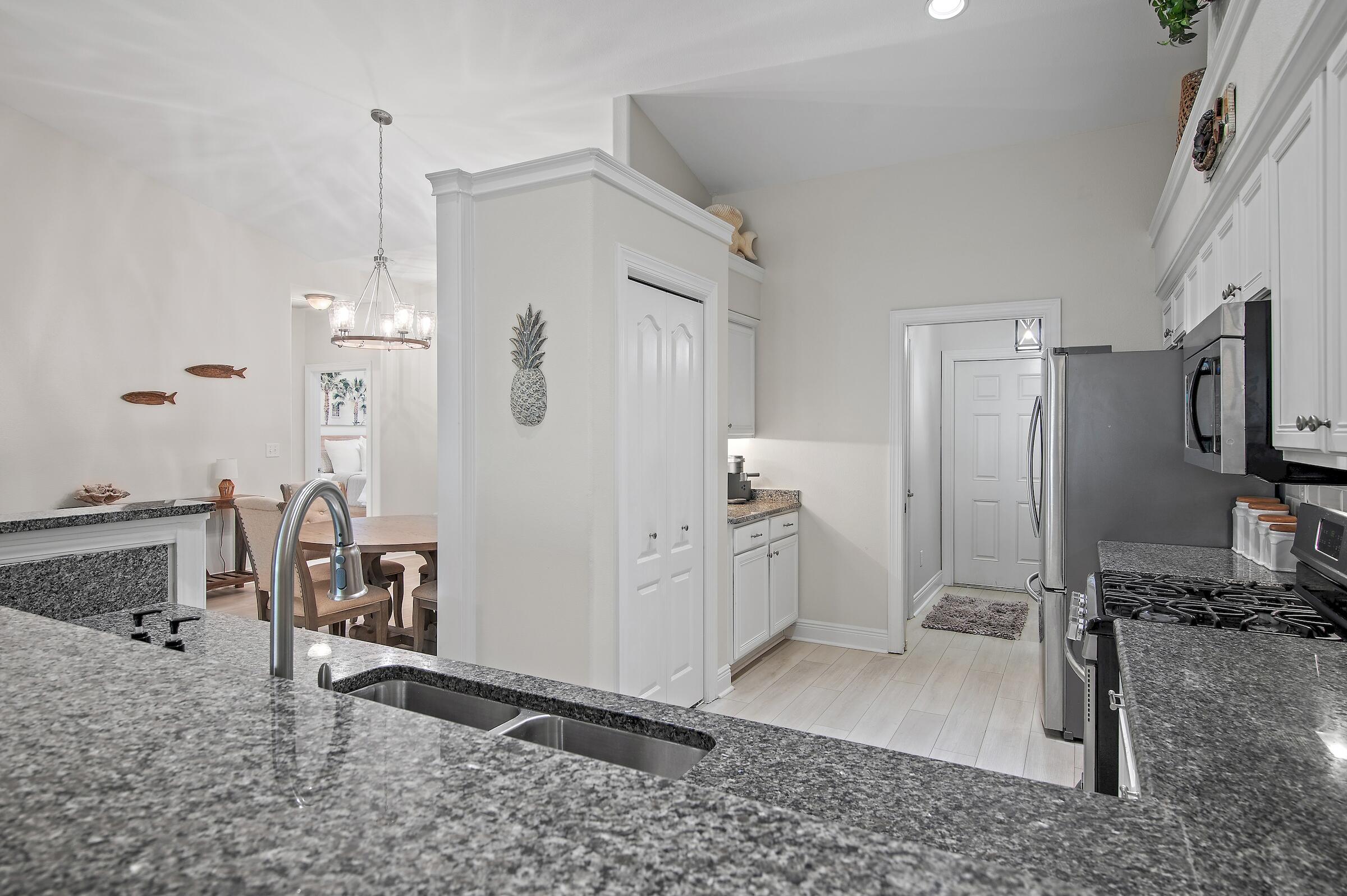 DIAMOND LAKES - Residential