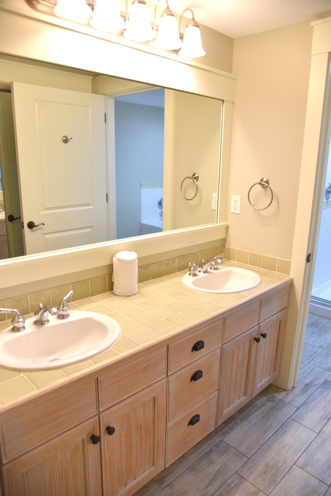 MARKET STREET INN - Residential