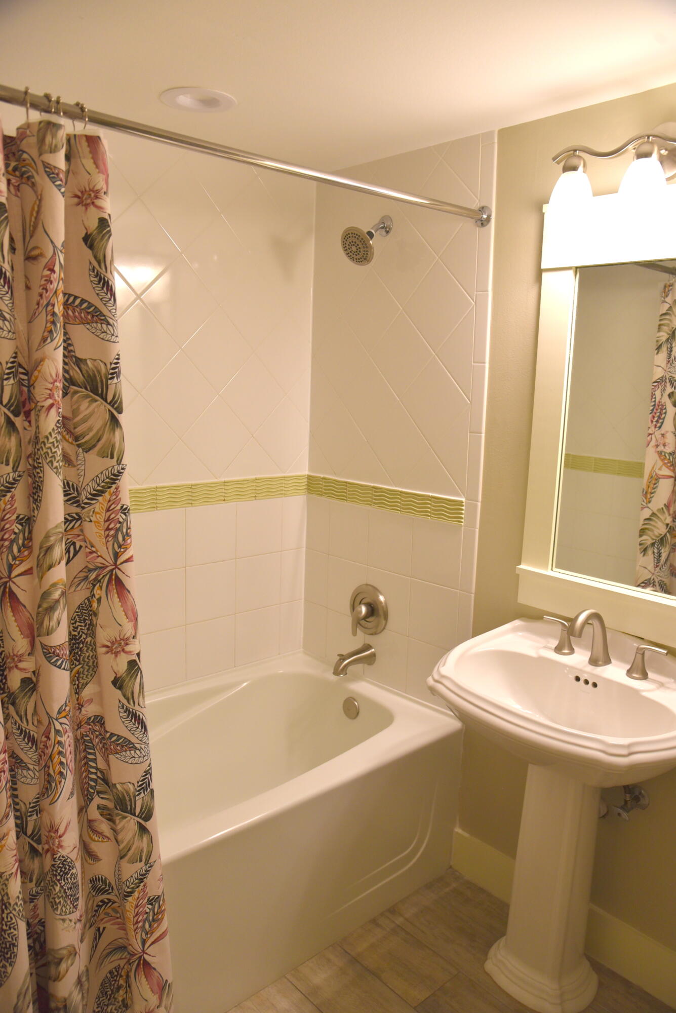 MARKET STREET INN - Residential