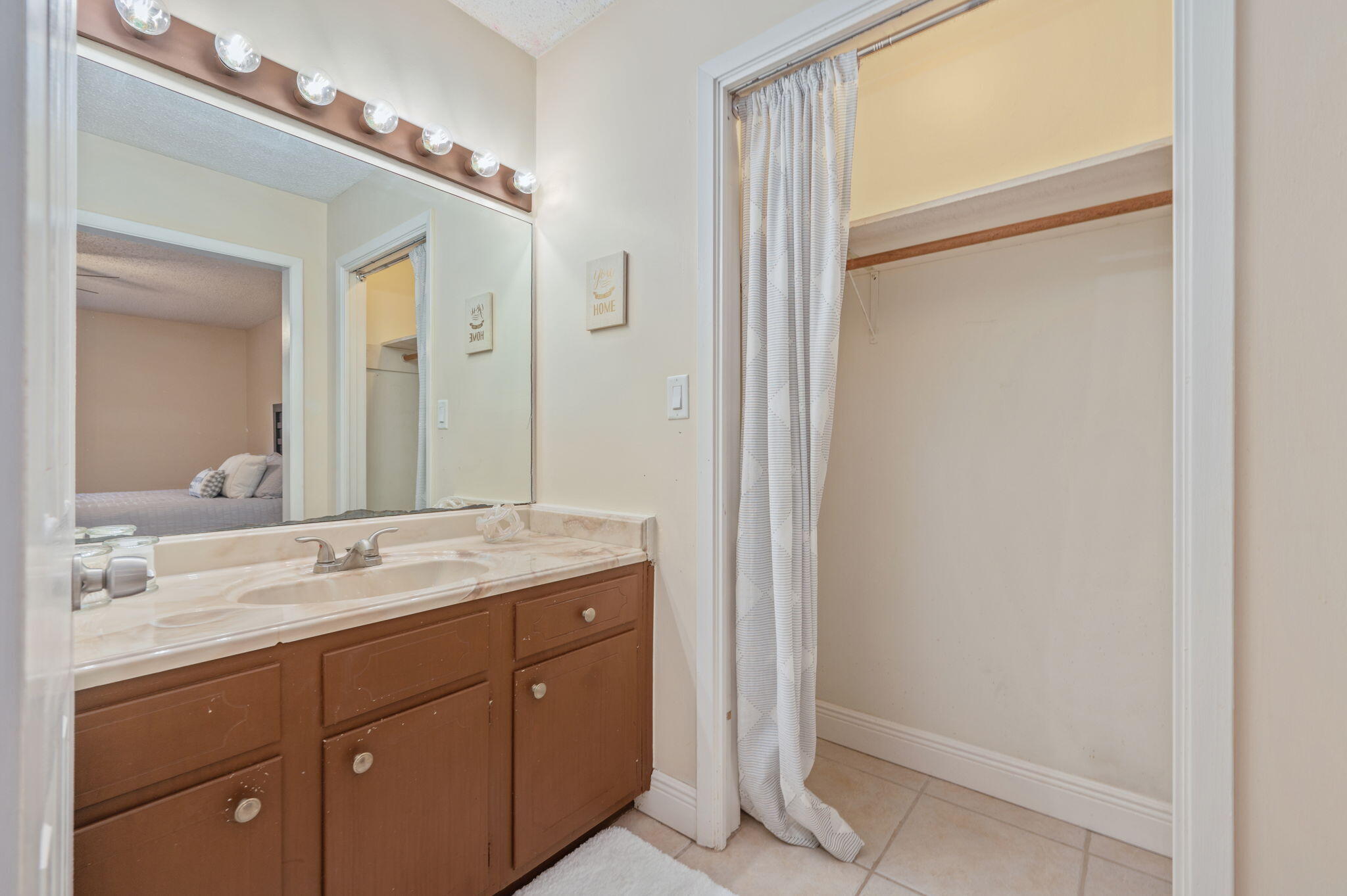 EDGEWATER VILLAGE NORTH - Residential