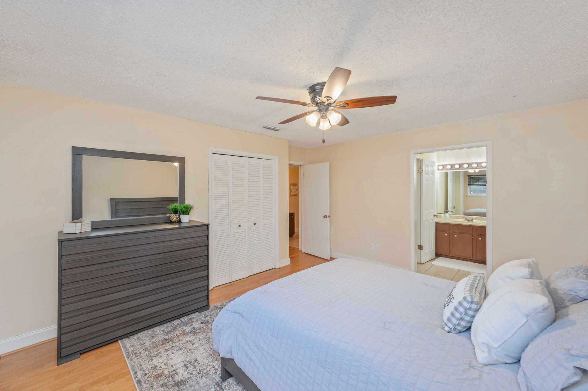 EDGEWATER VILLAGE NORTH - Residential