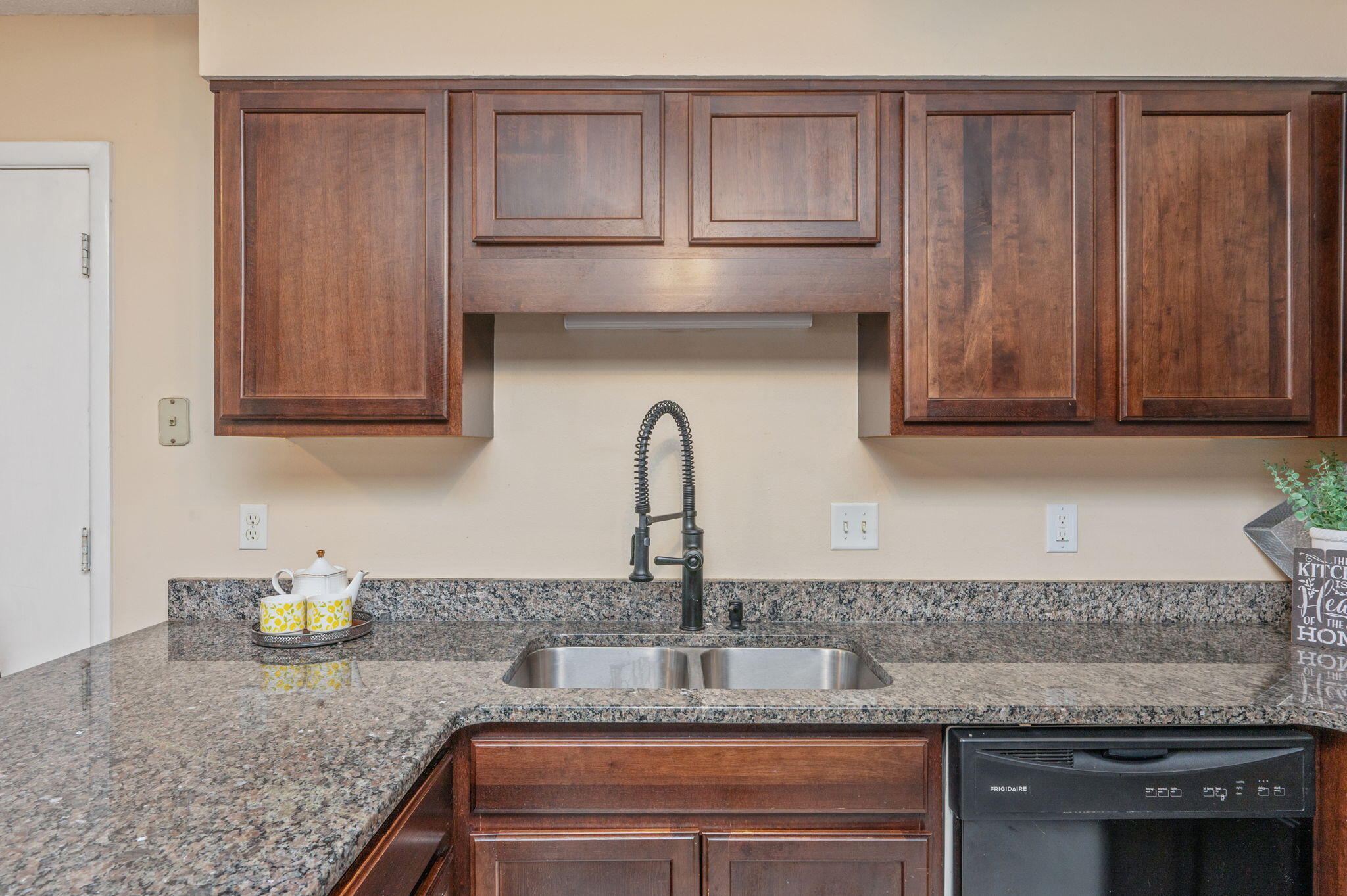 EDGEWATER VILLAGE NORTH - Residential