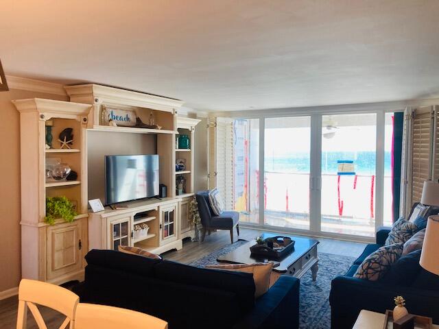 SHORELINE TOWERS 1 - Residential