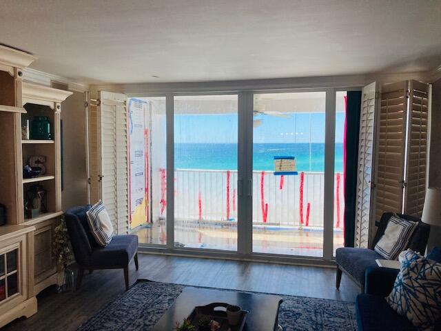 SHORELINE TOWERS 1 - Residential