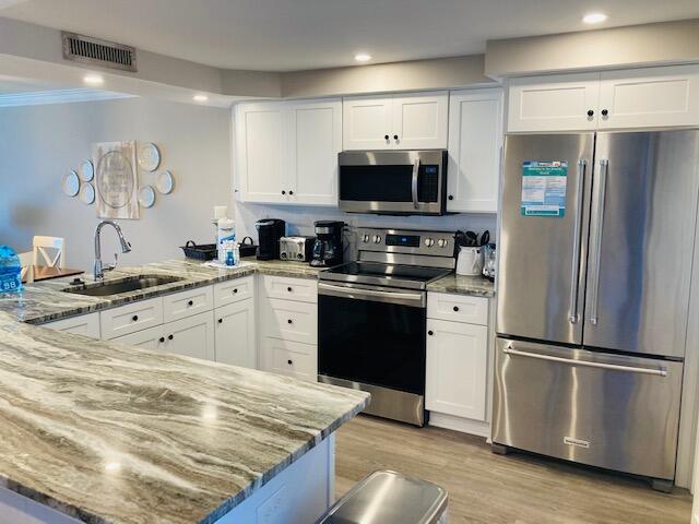 SHORELINE TOWERS 1 - Residential