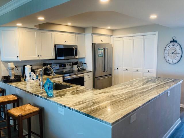 SHORELINE TOWERS 1 - Residential