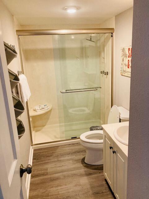 SHORELINE TOWERS 1 - Residential