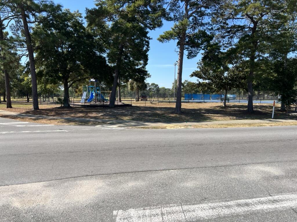 COUNTRY CLUB ESTATES - Land