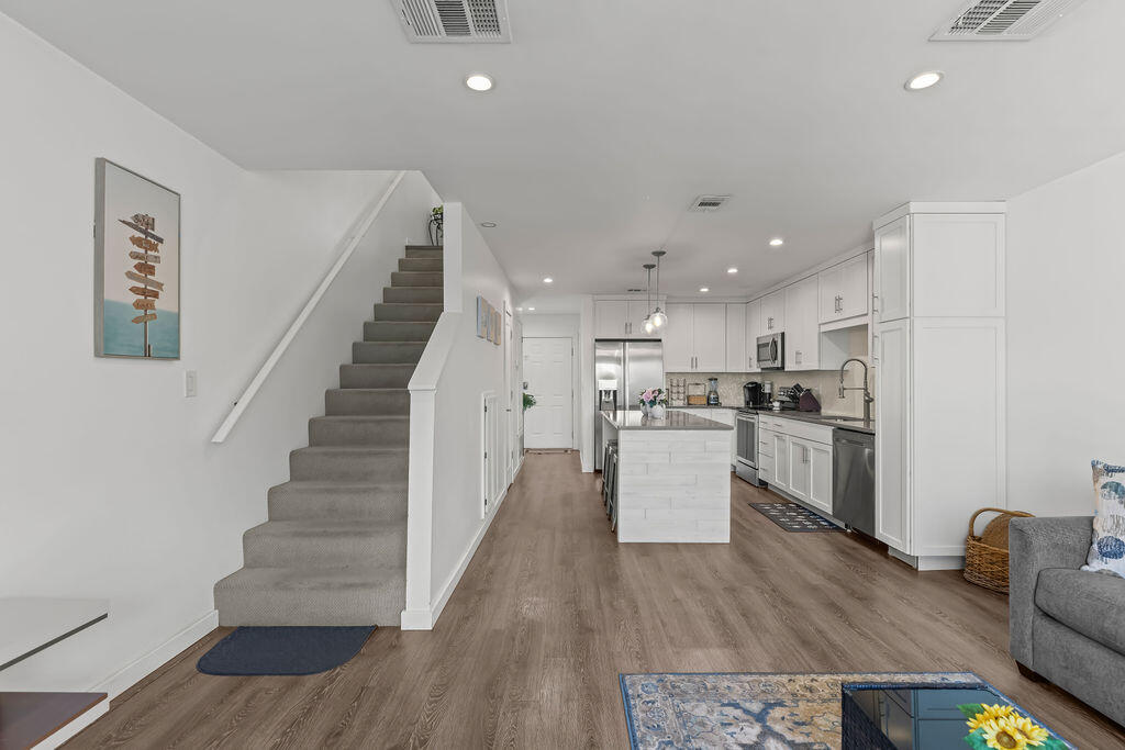 HOLIDAY ISLE - Residential