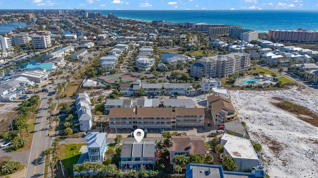 HOLIDAY ISLE - Residential