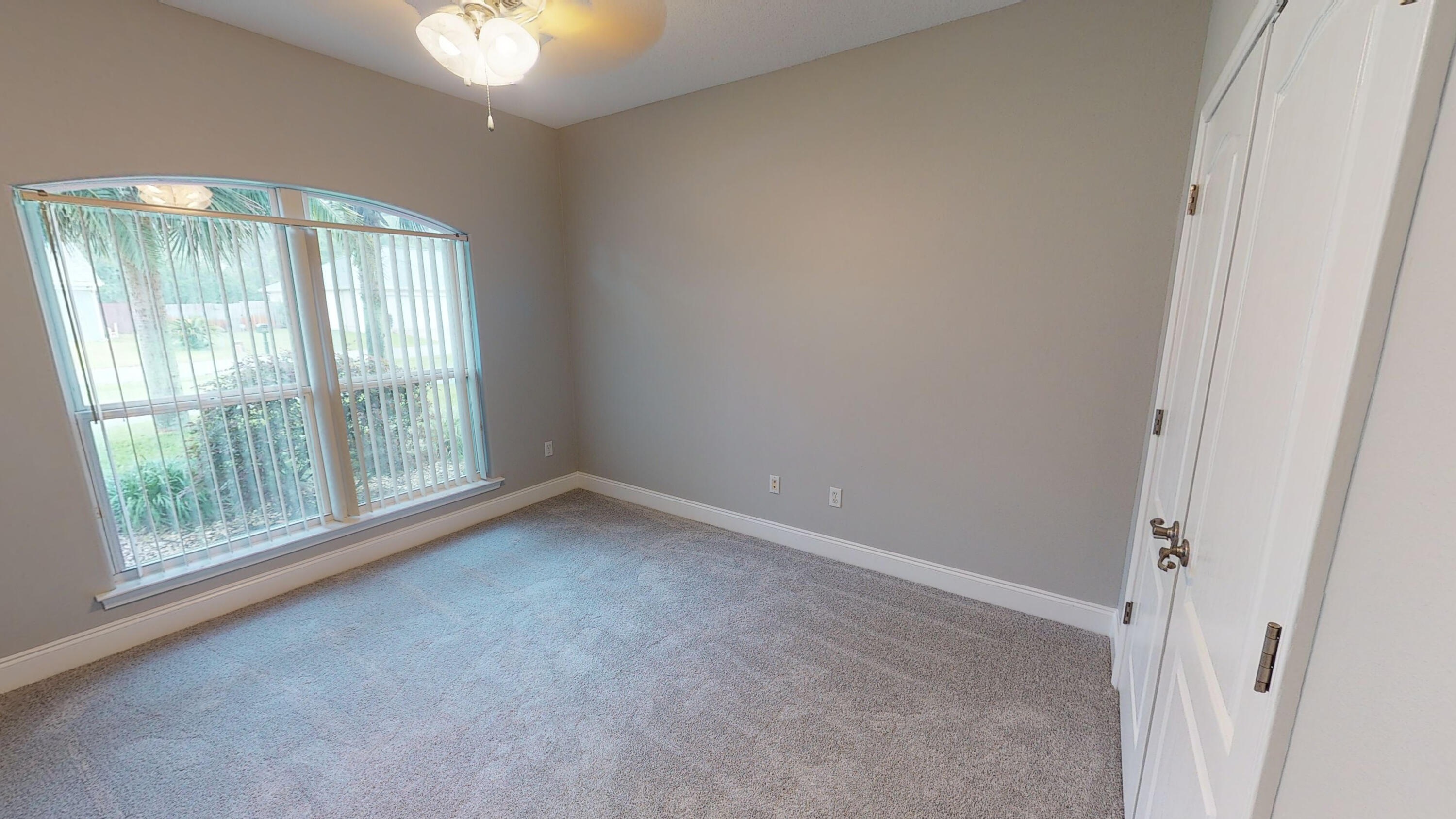 SMUGGLERS COVE - Residential