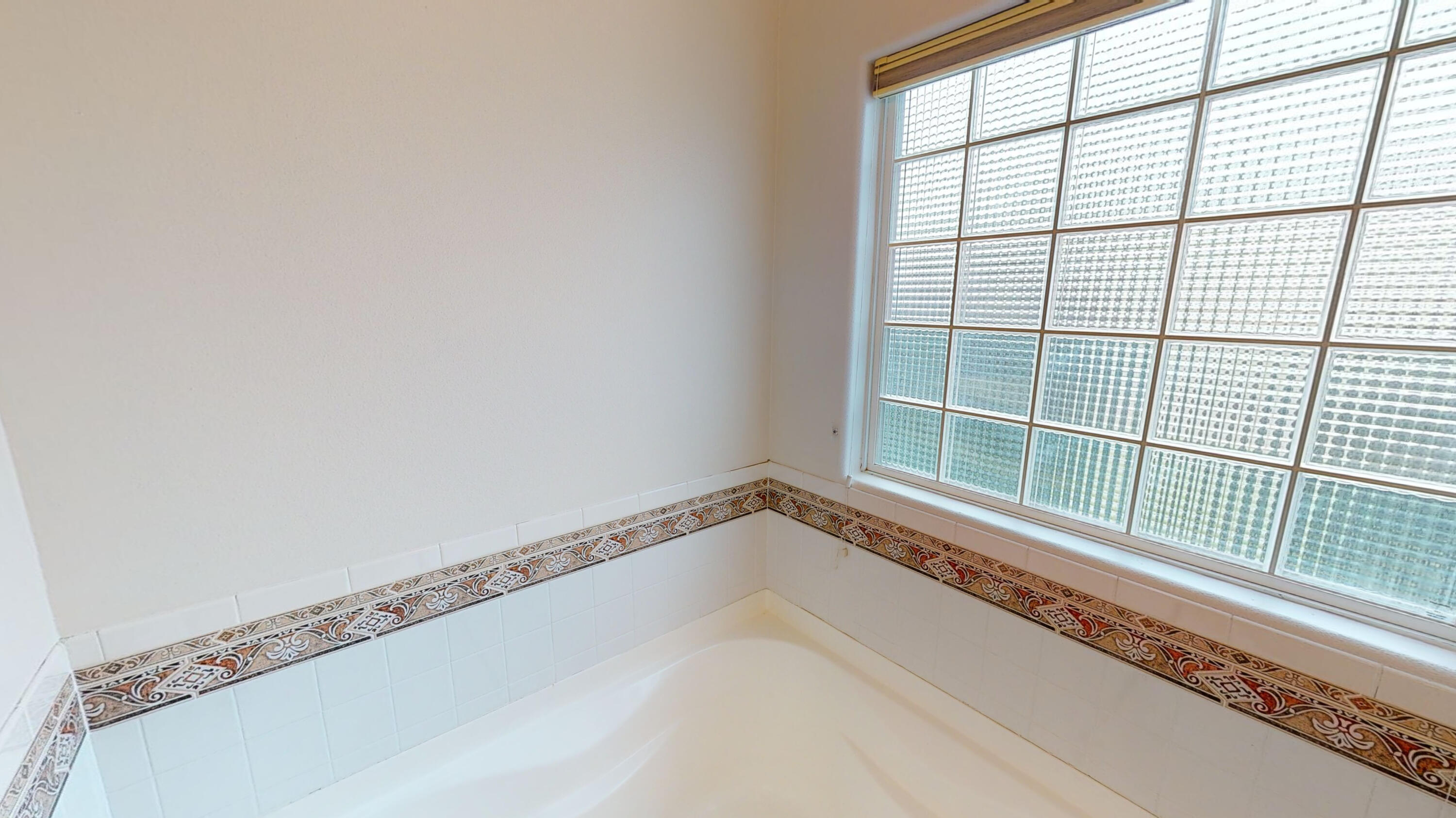 SMUGGLERS COVE - Residential