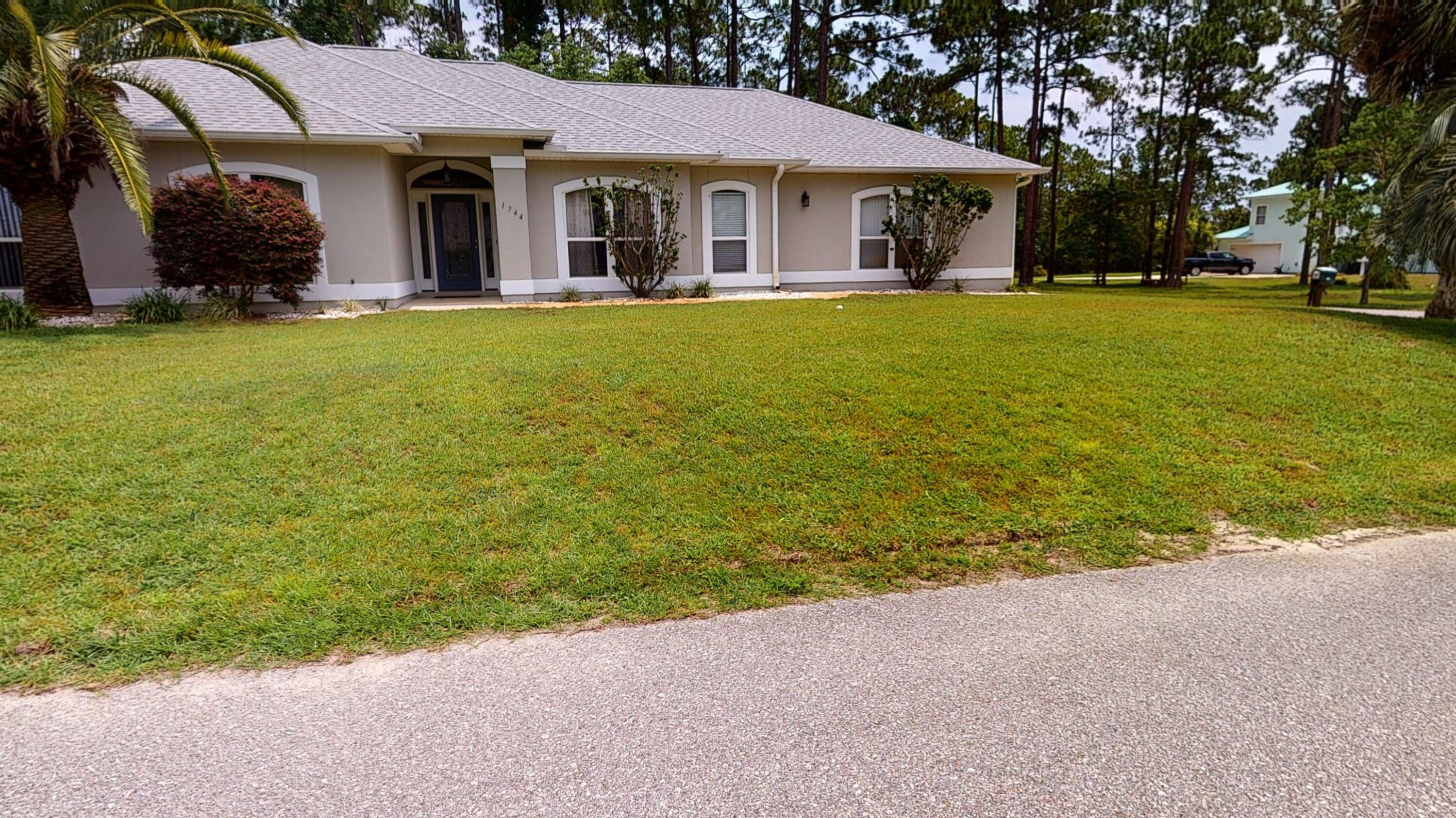 SMUGGLERS COVE - Residential