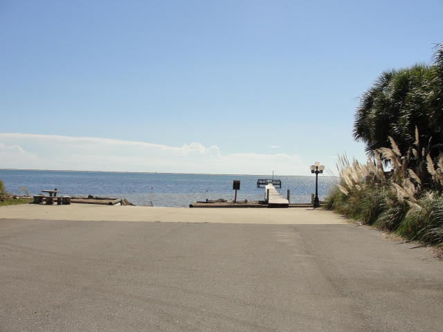 SMUGGLERS COVE - Residential