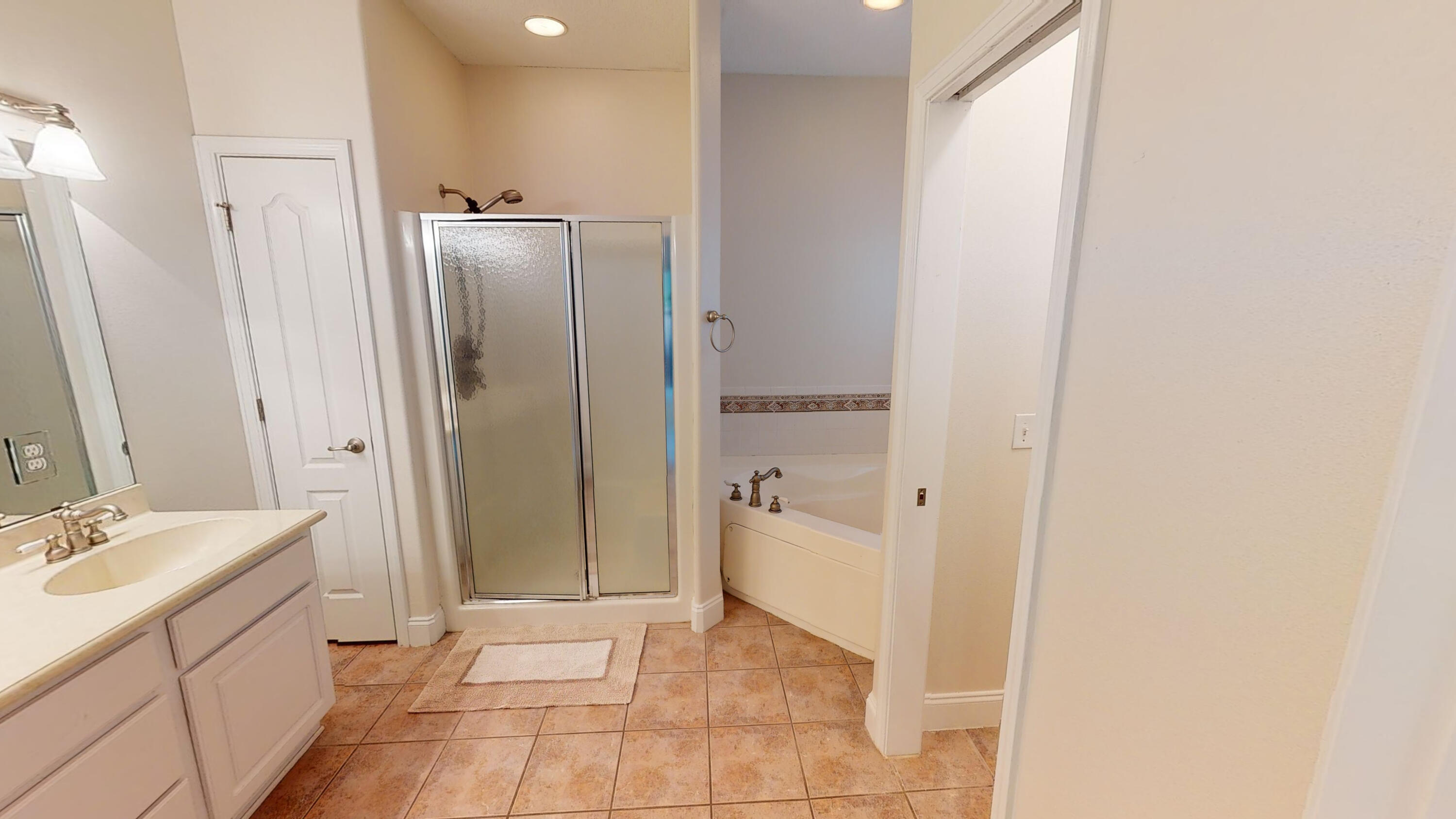 SMUGGLERS COVE - Residential