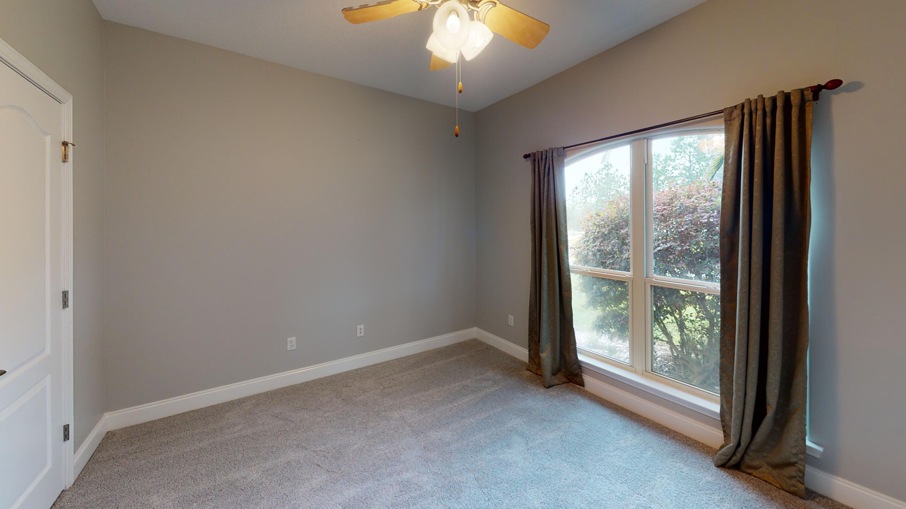 SMUGGLERS COVE - Residential