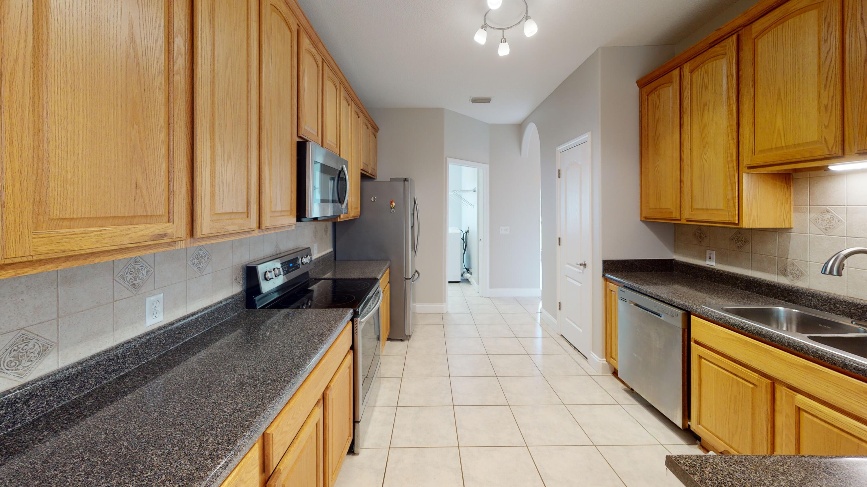 SMUGGLERS COVE - Residential