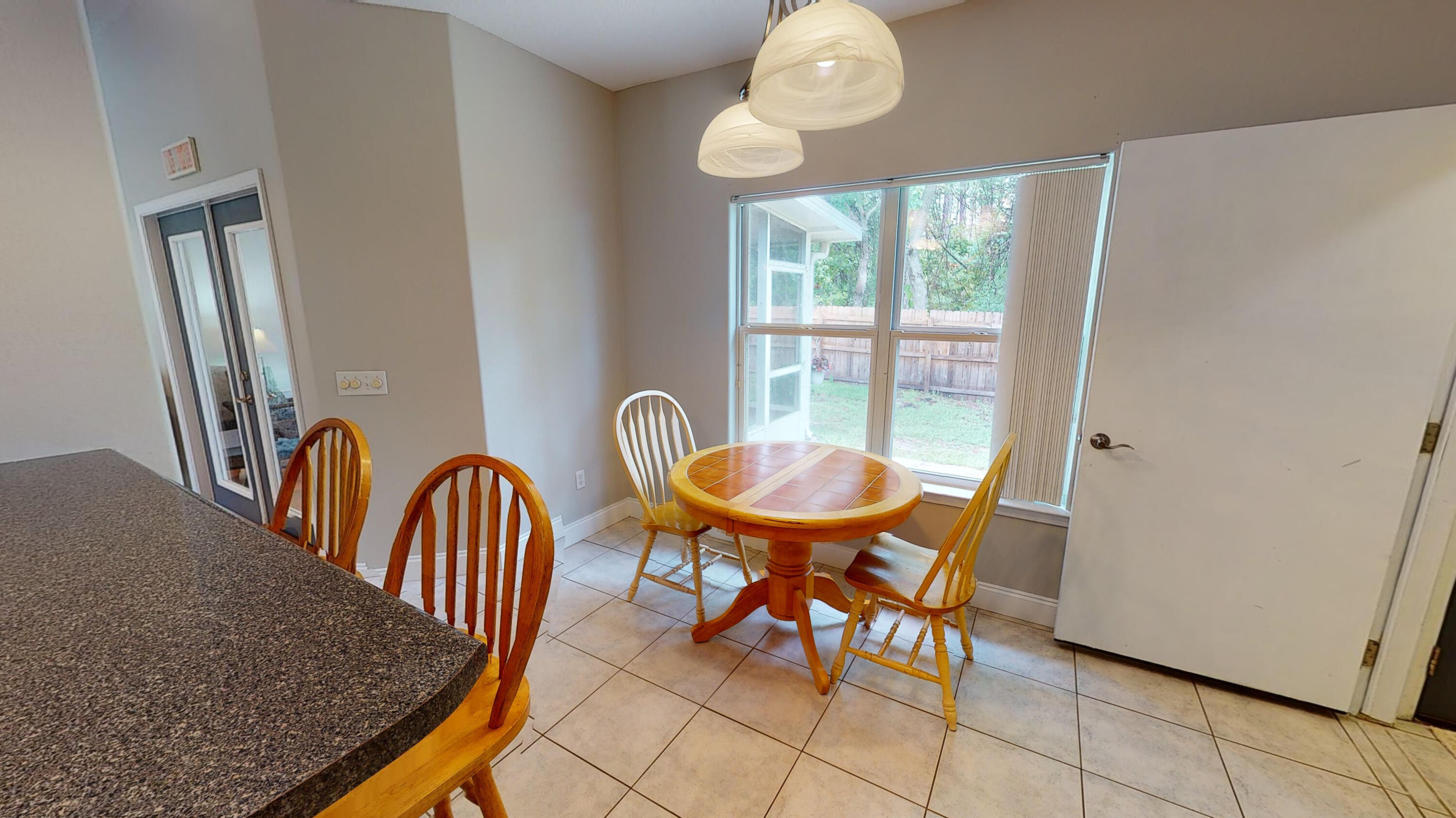 SMUGGLERS COVE - Residential