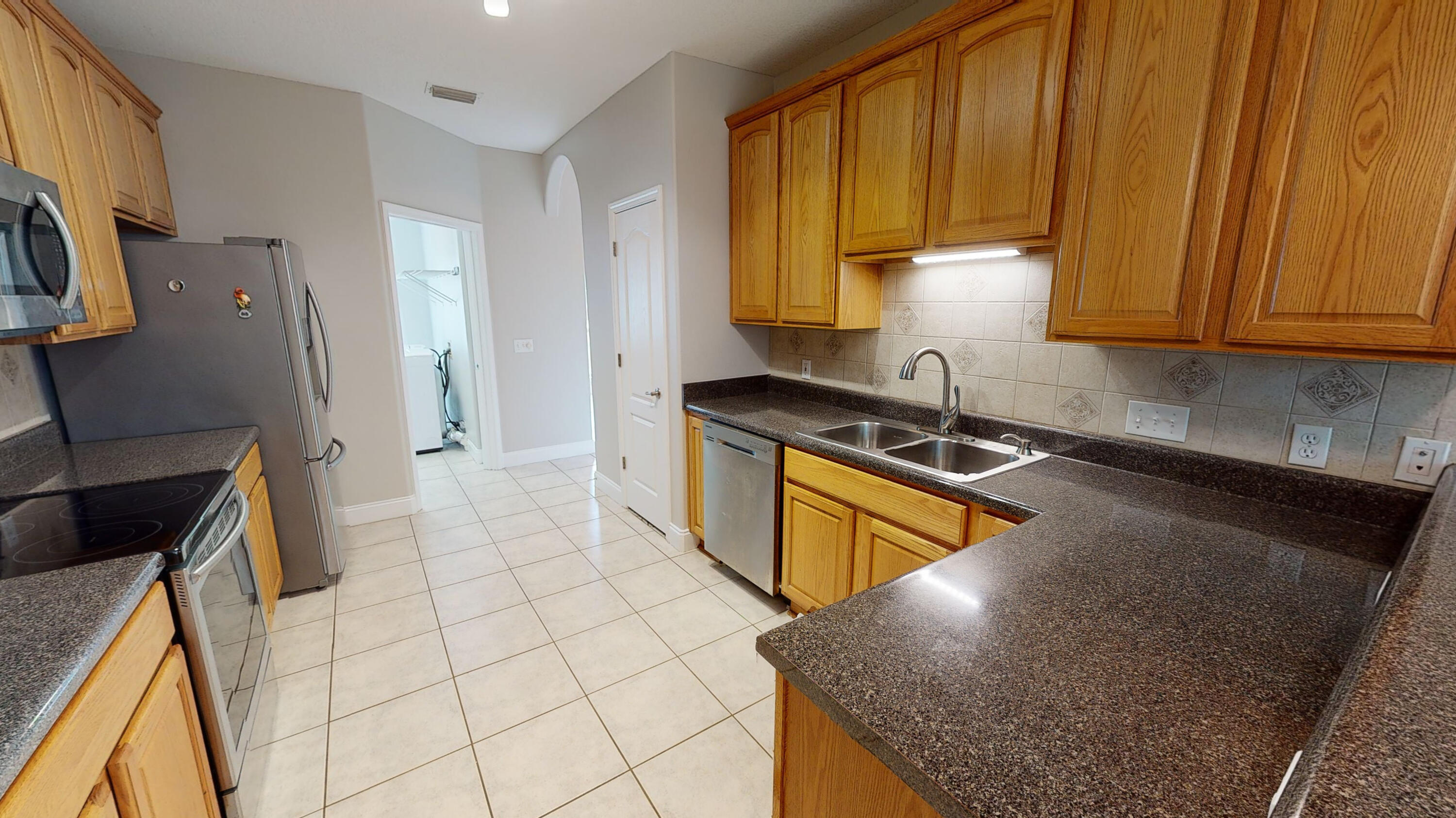 SMUGGLERS COVE - Residential