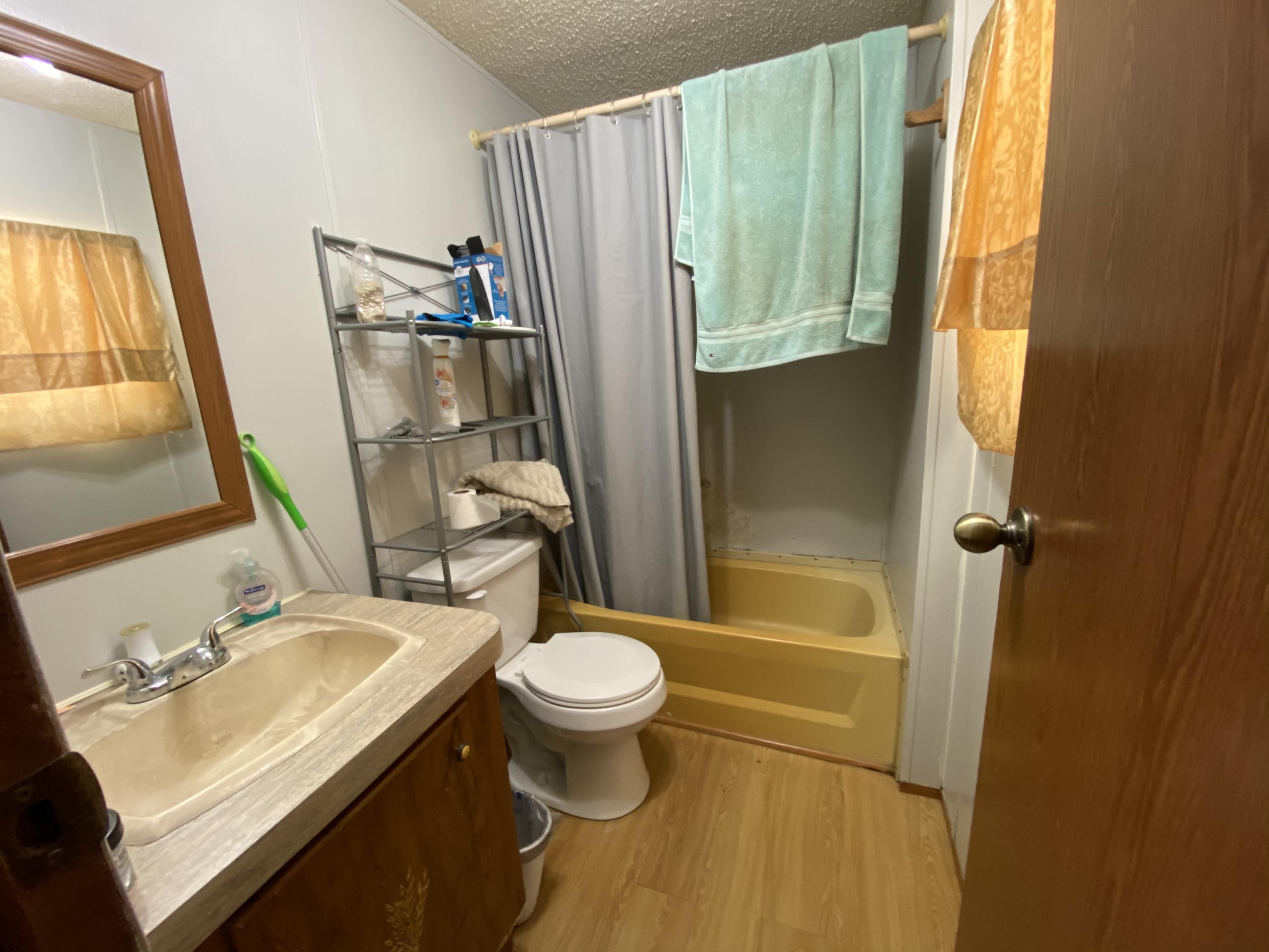 OAKWOOD LAKES ESTATES - Residential