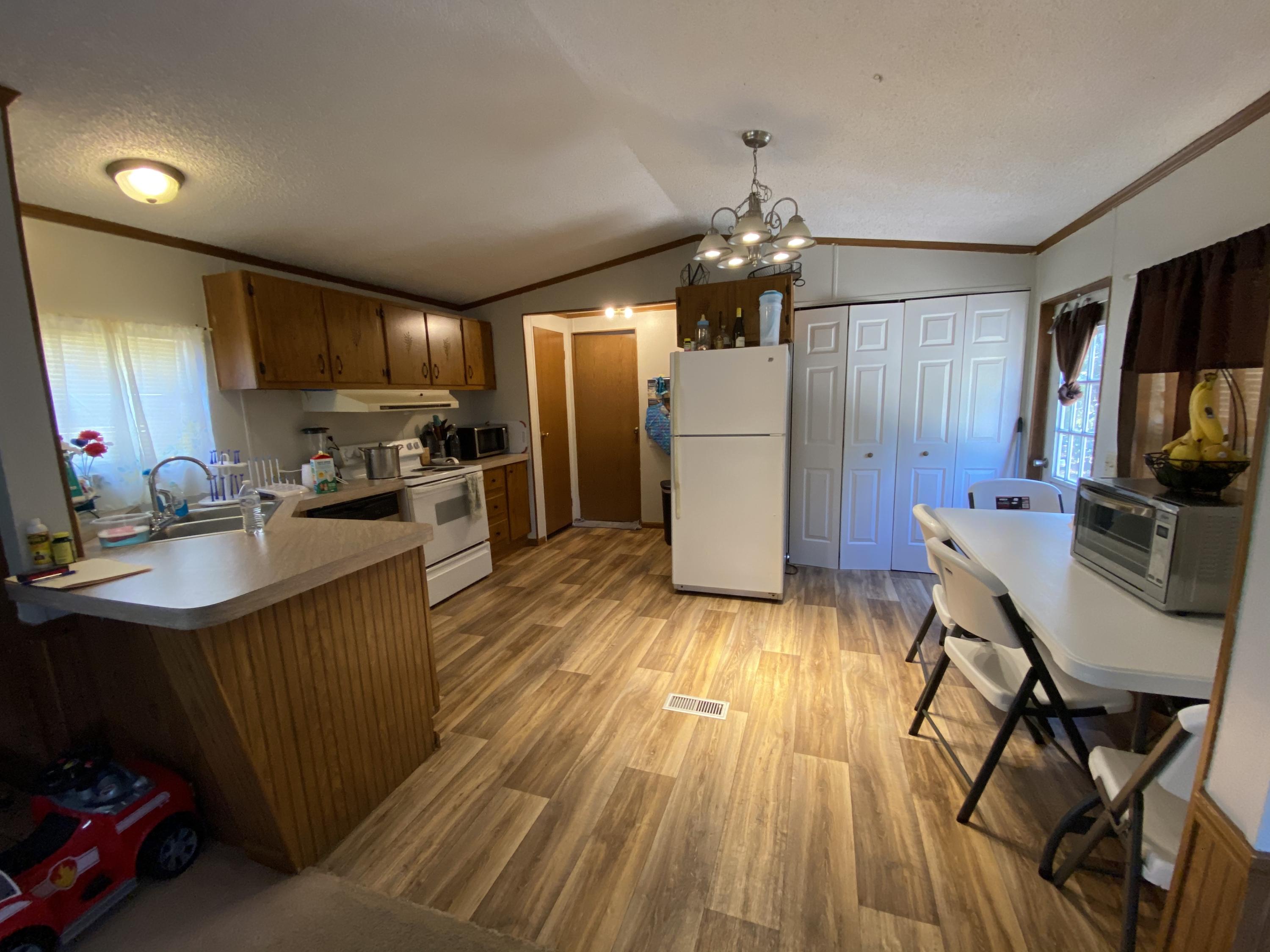 OAKWOOD LAKES ESTATES - Residential