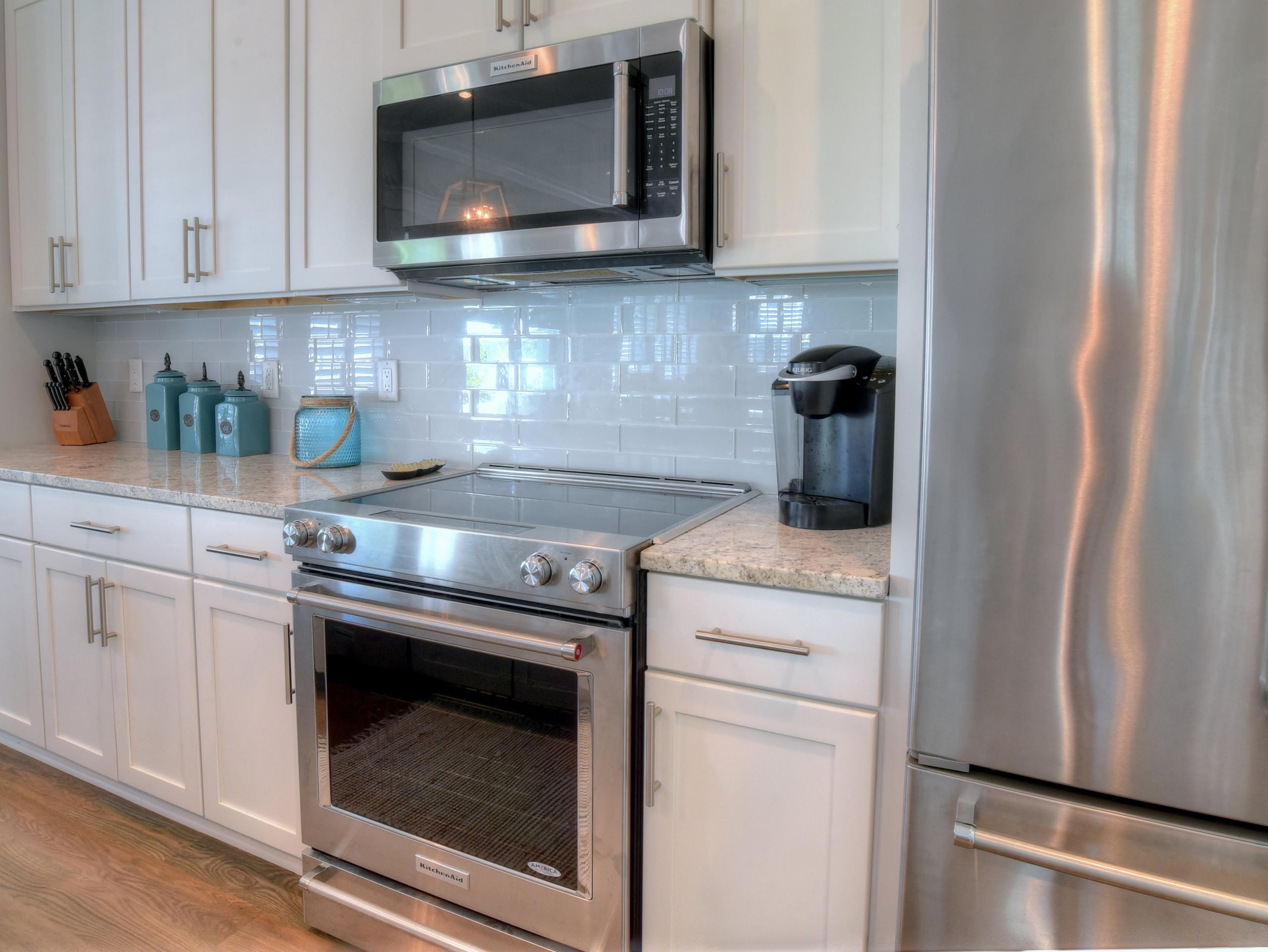 LAKESIDE AT BLUE MOUNTAIN BEACH - Residential